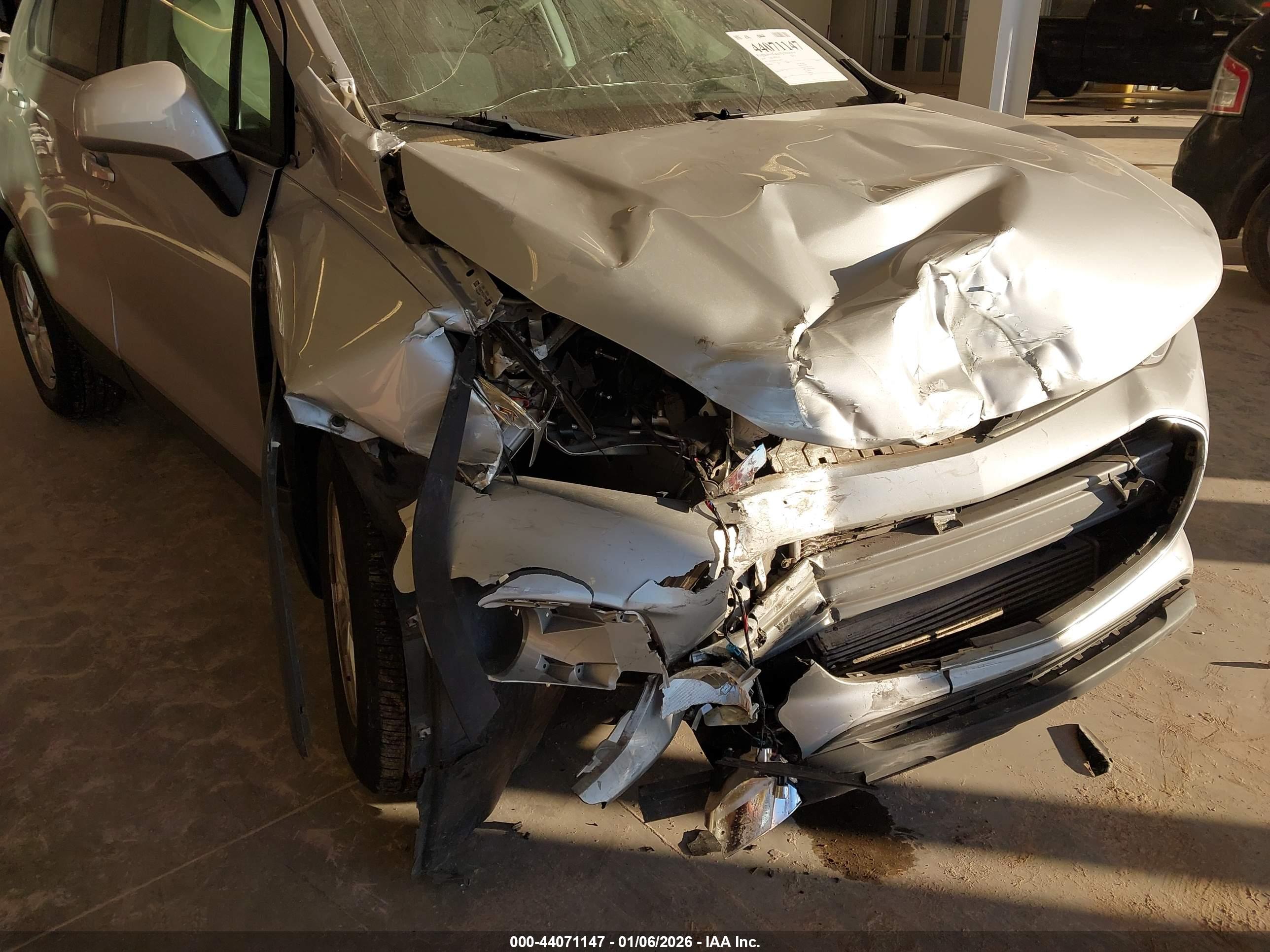 CHEVROLET TRAX image 6