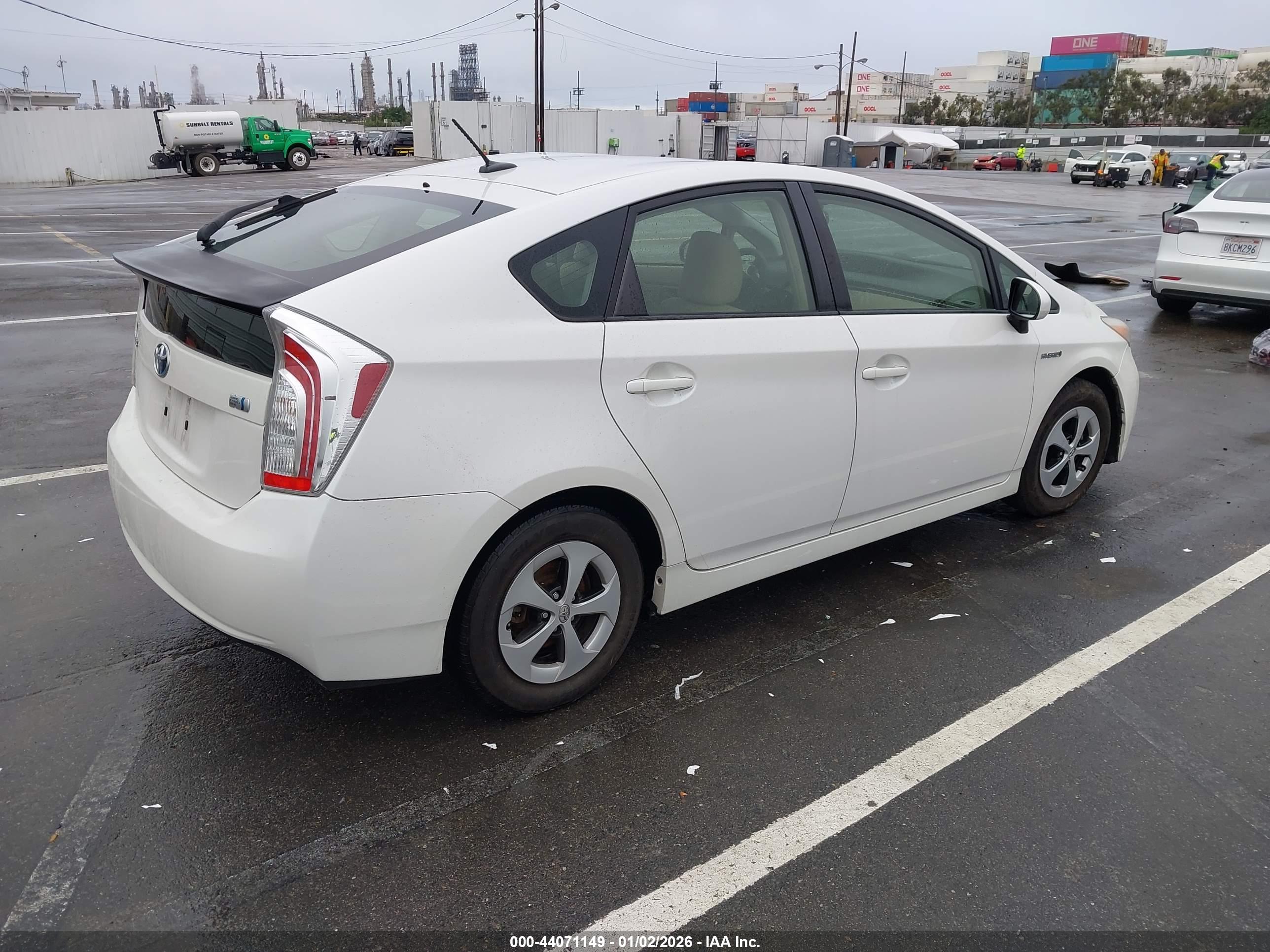 TOYOTA PRIUS image 4