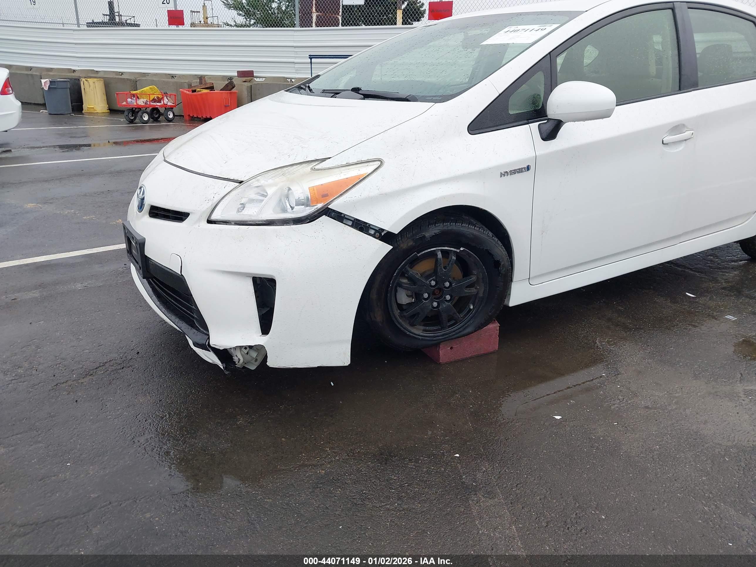TOYOTA PRIUS image 6
