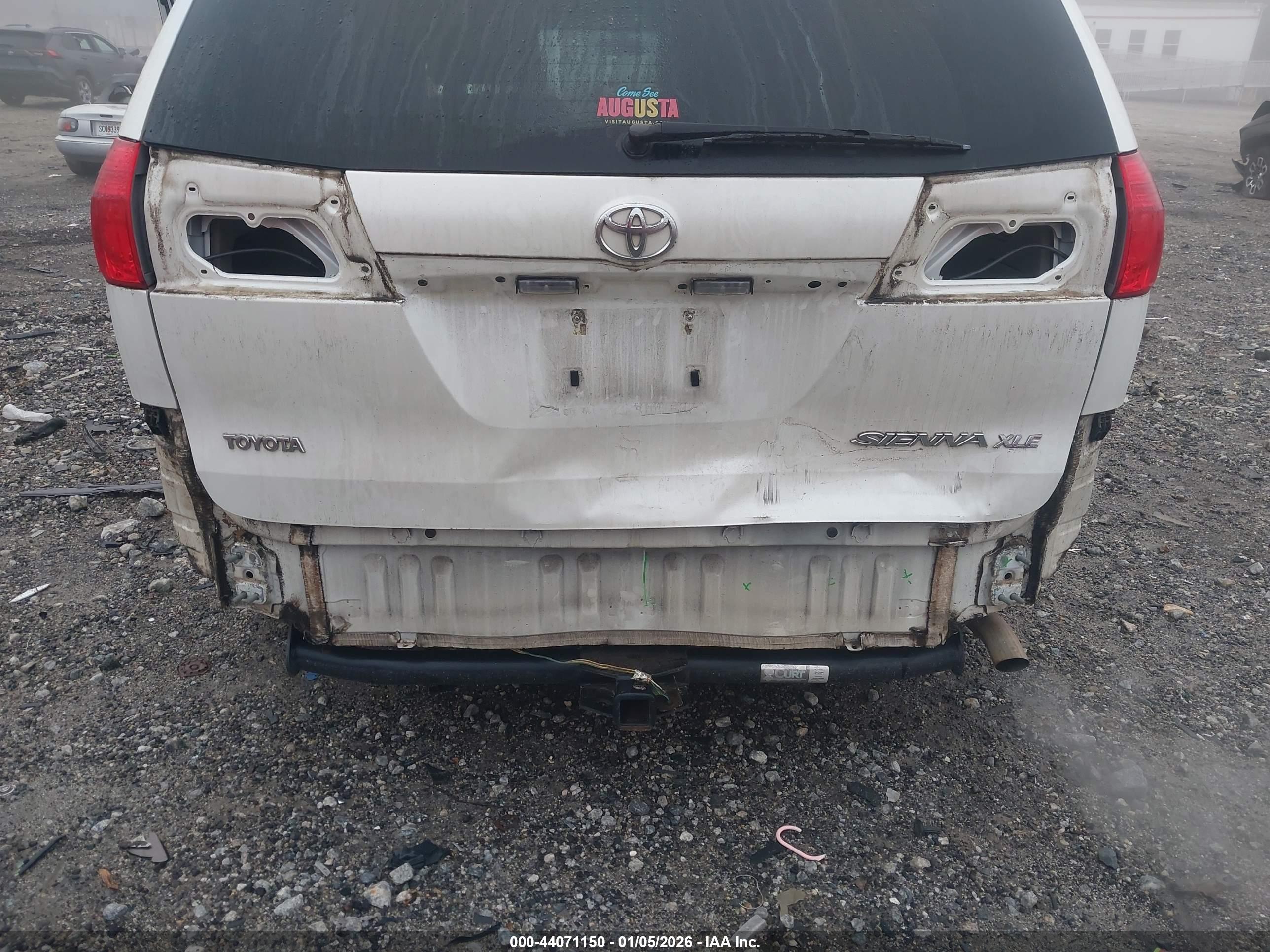 TOYOTA SIENNA image 6