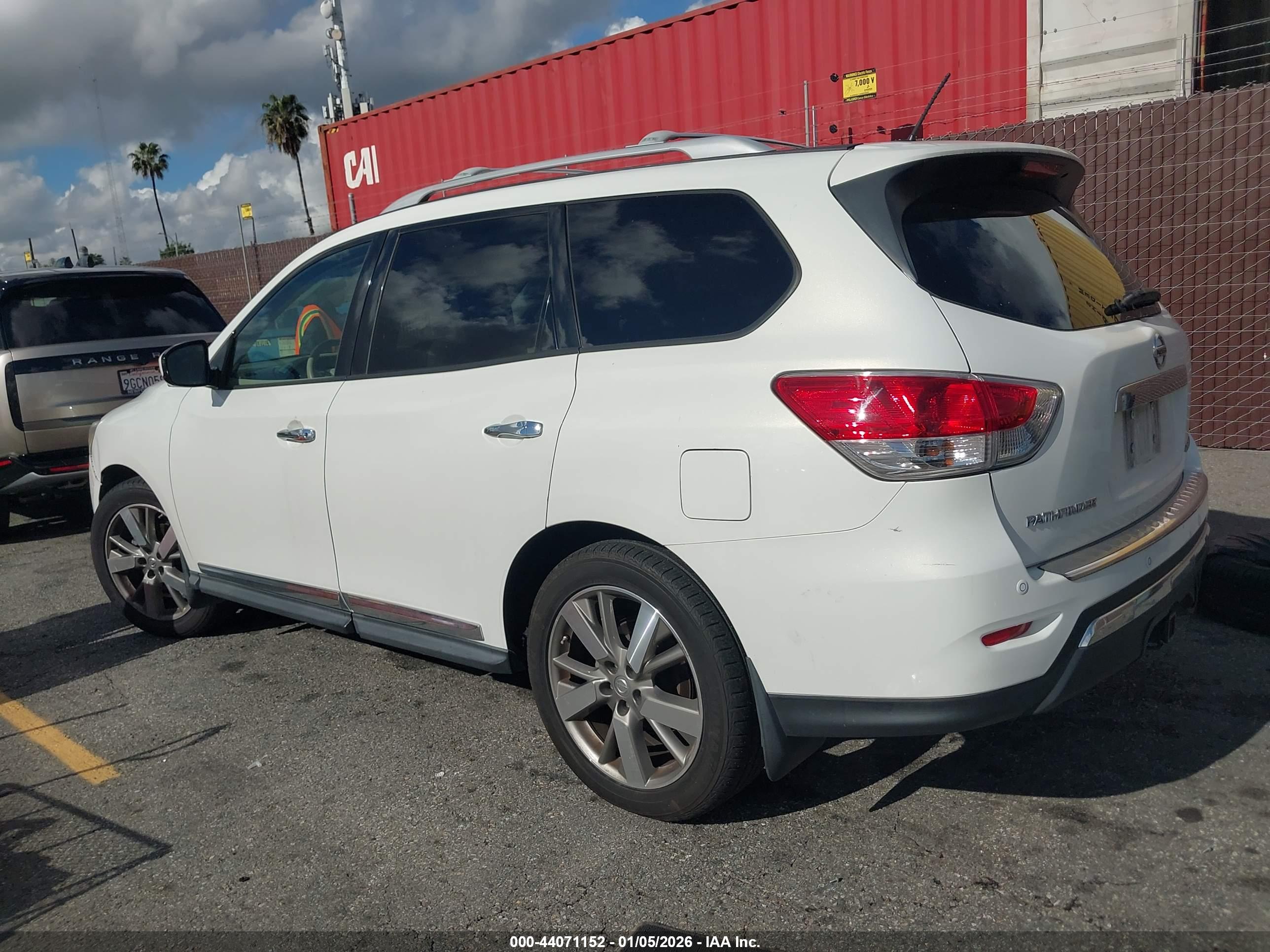 NISSAN PATHFINDER image 3