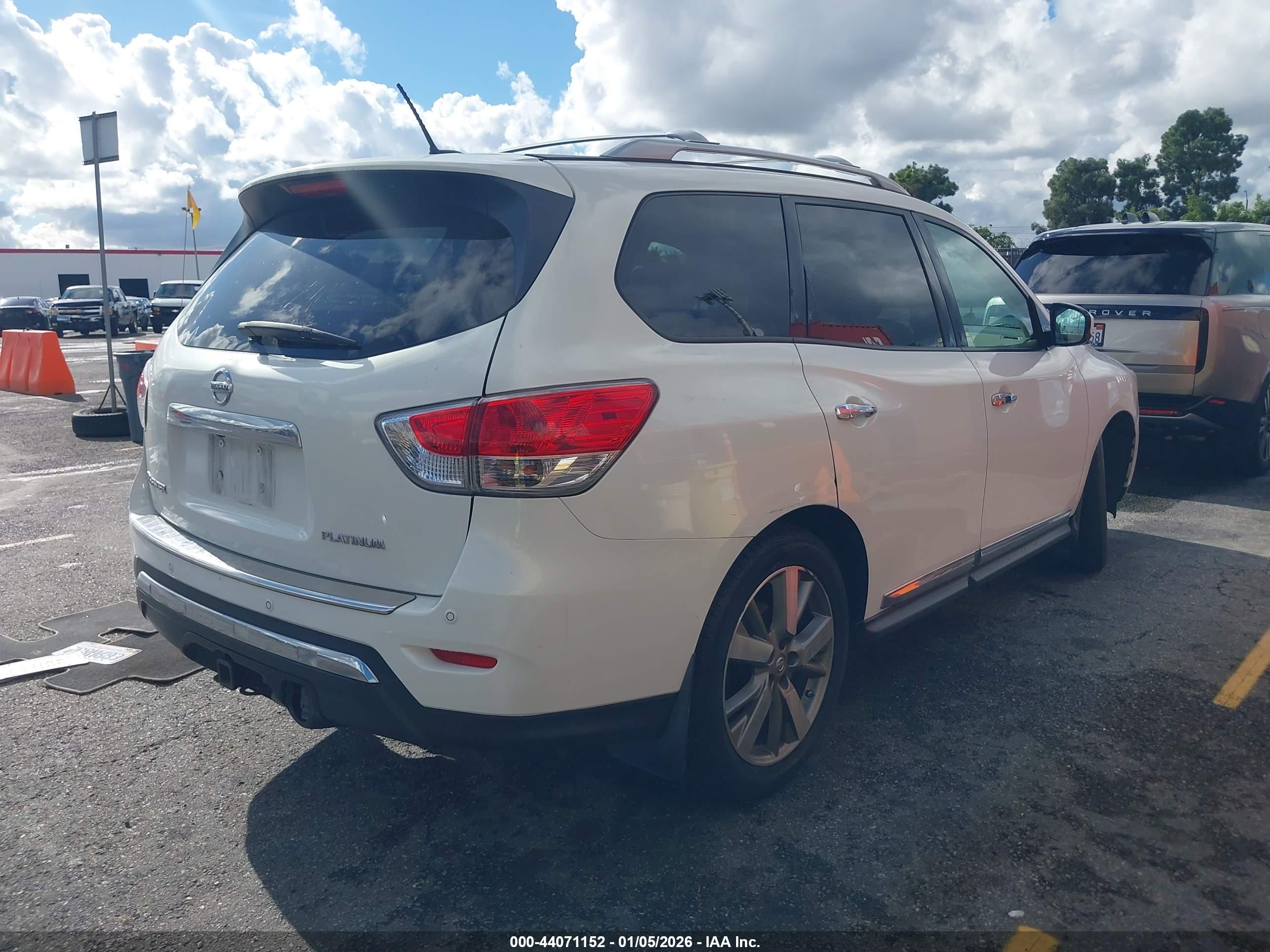 NISSAN PATHFINDER image 4