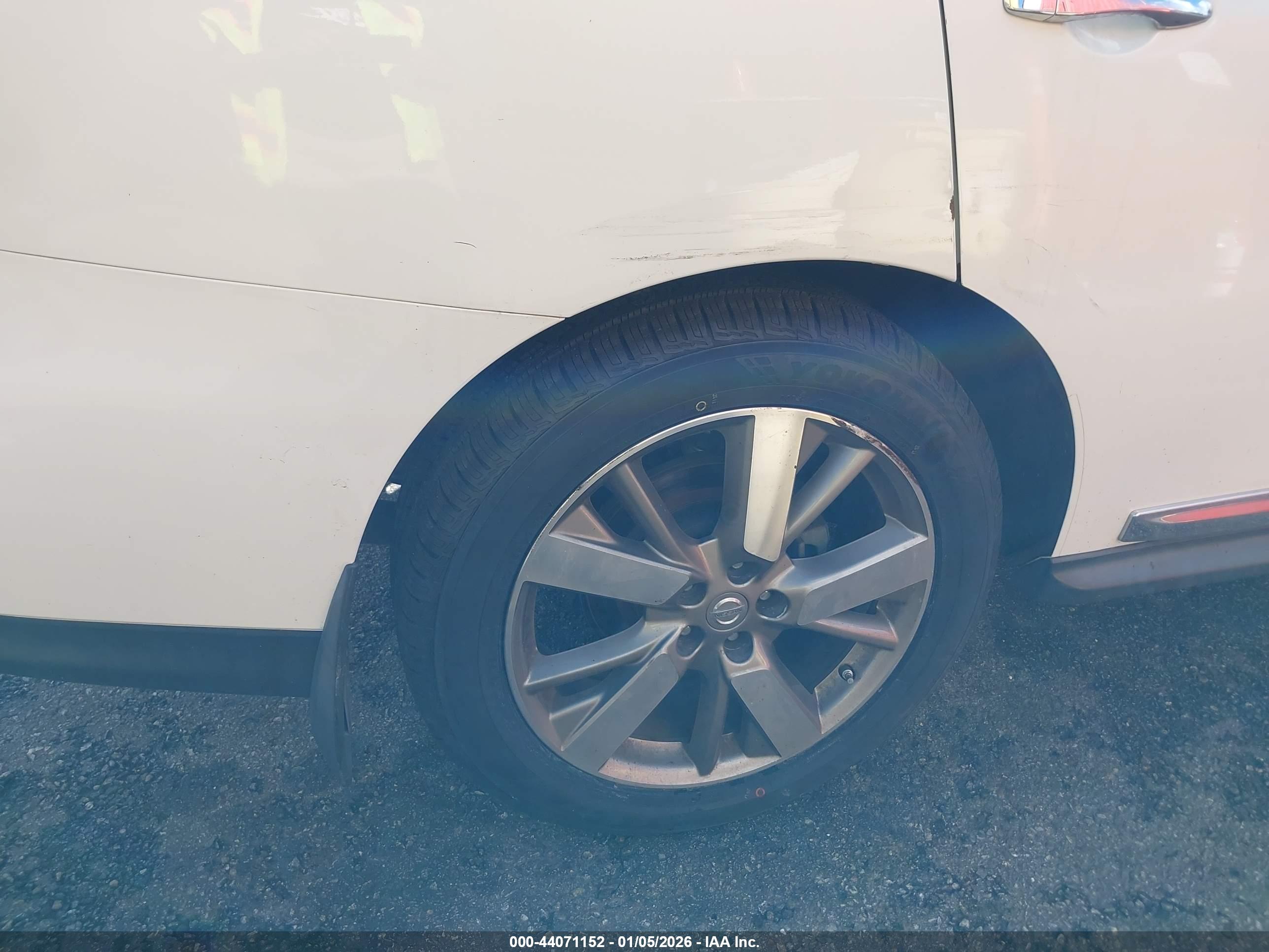 NISSAN PATHFINDER image 6