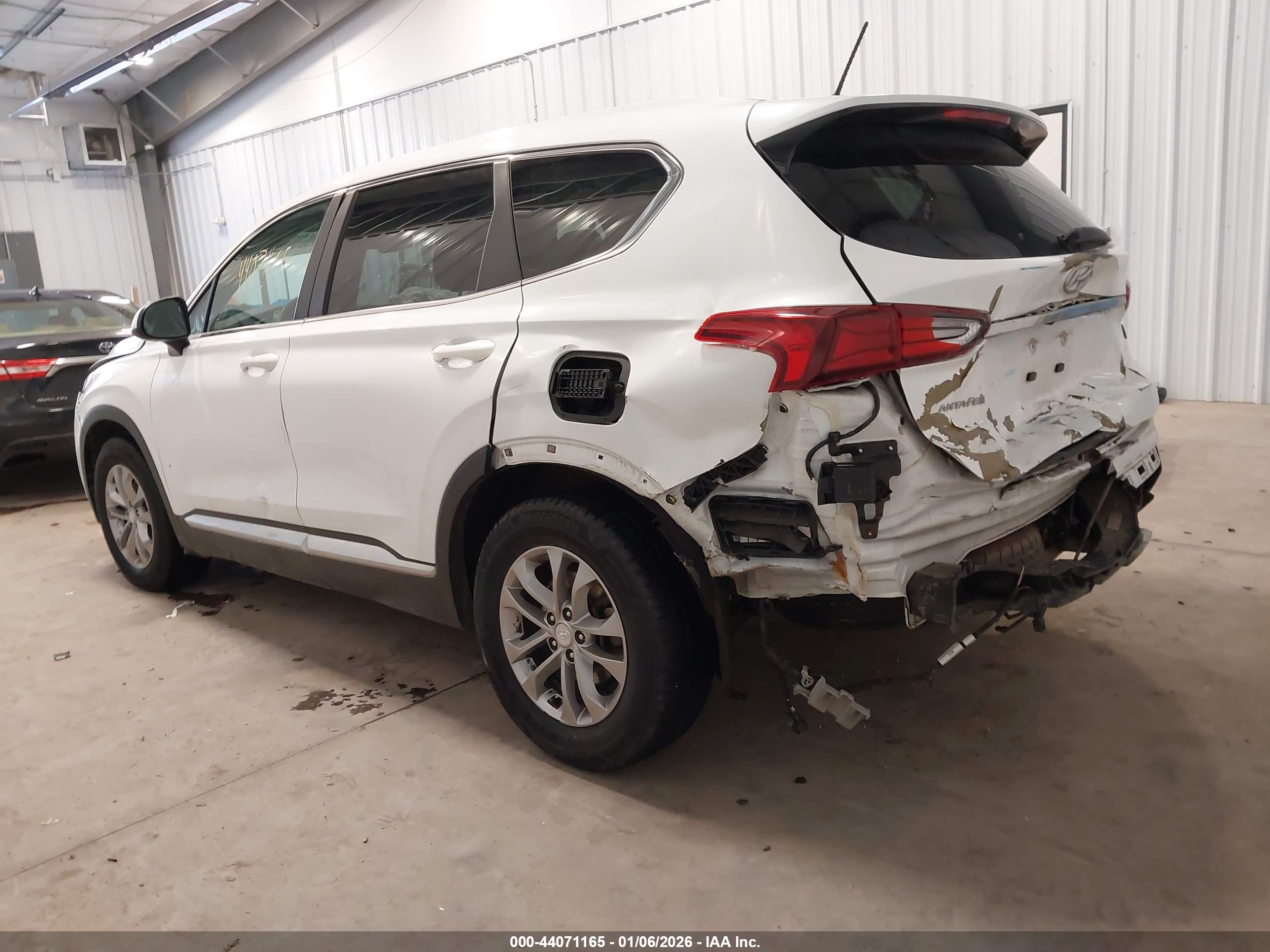 HYUNDAI SANTA image 3