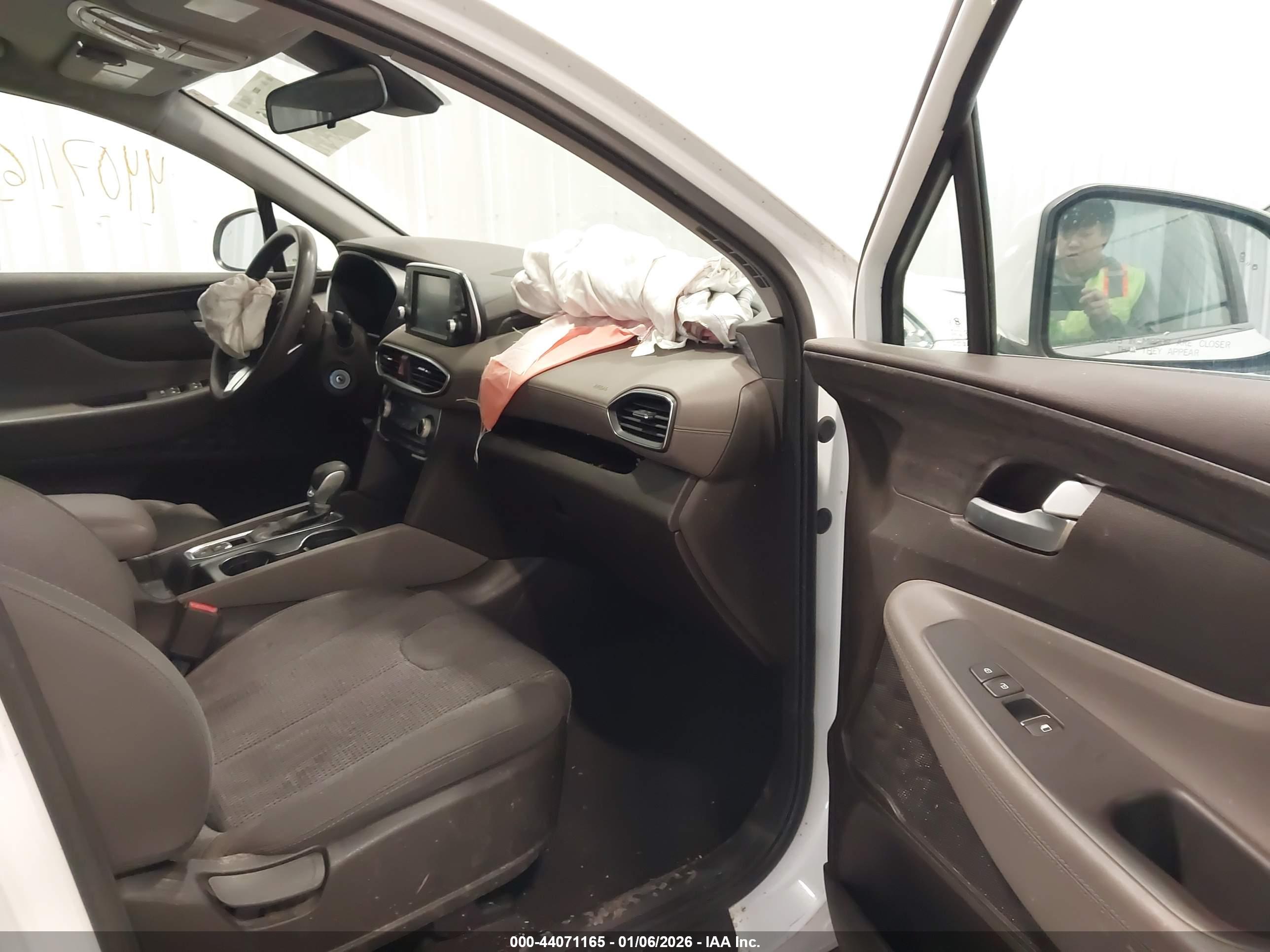 HYUNDAI SANTA image 5