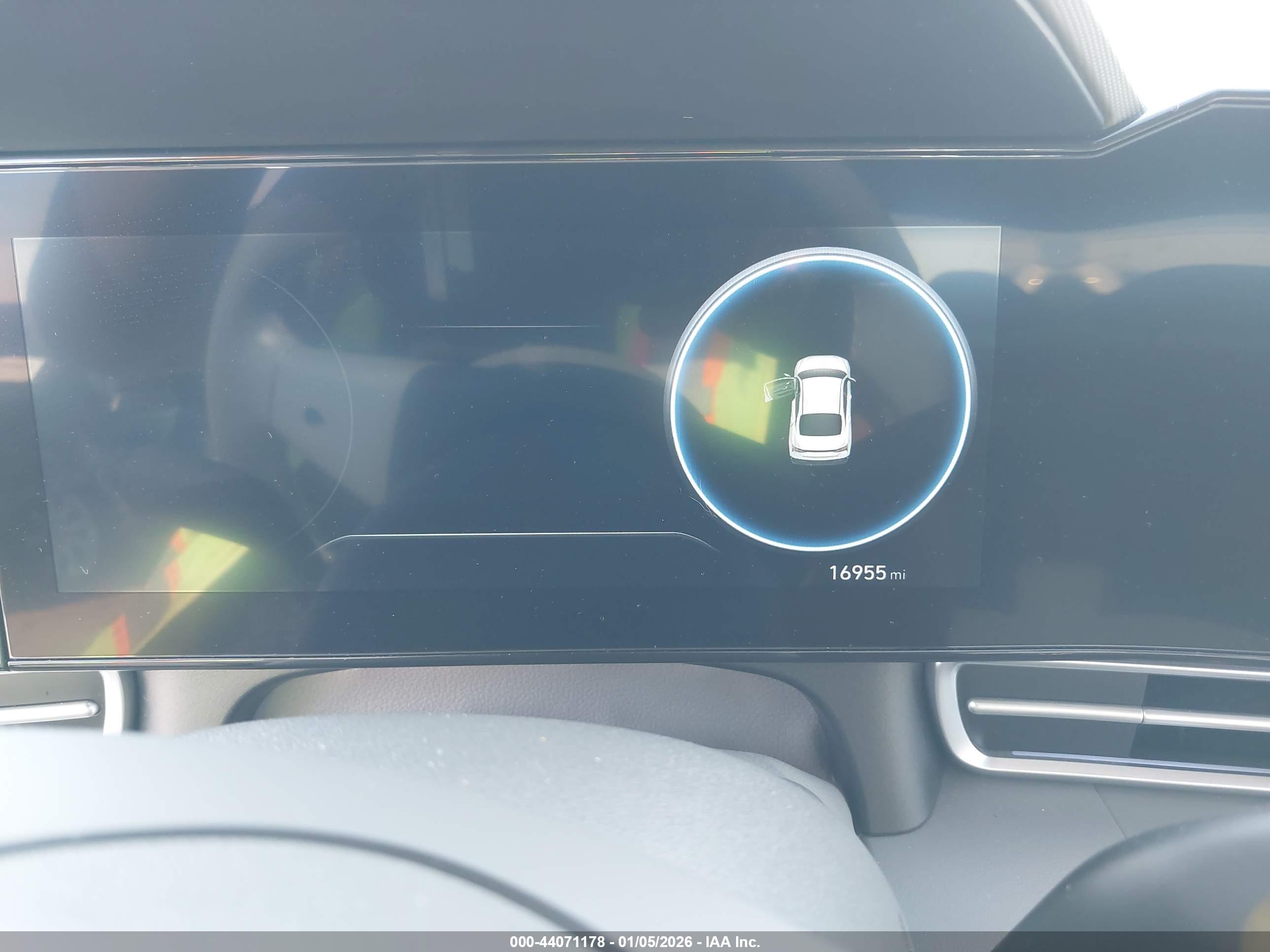 HYUNDAI ELANTRA image 7