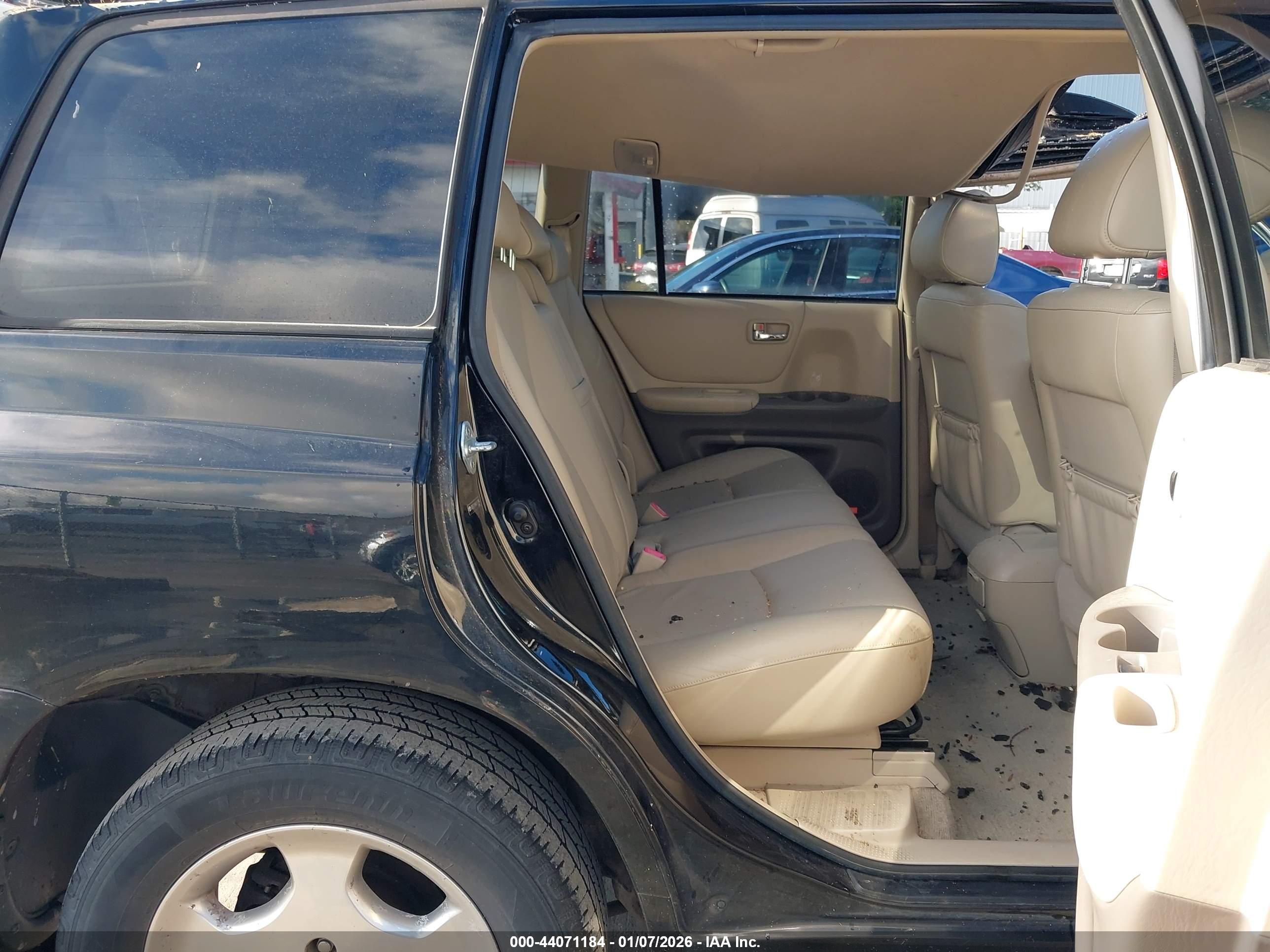TOYOTA HIGHLANDER image 8