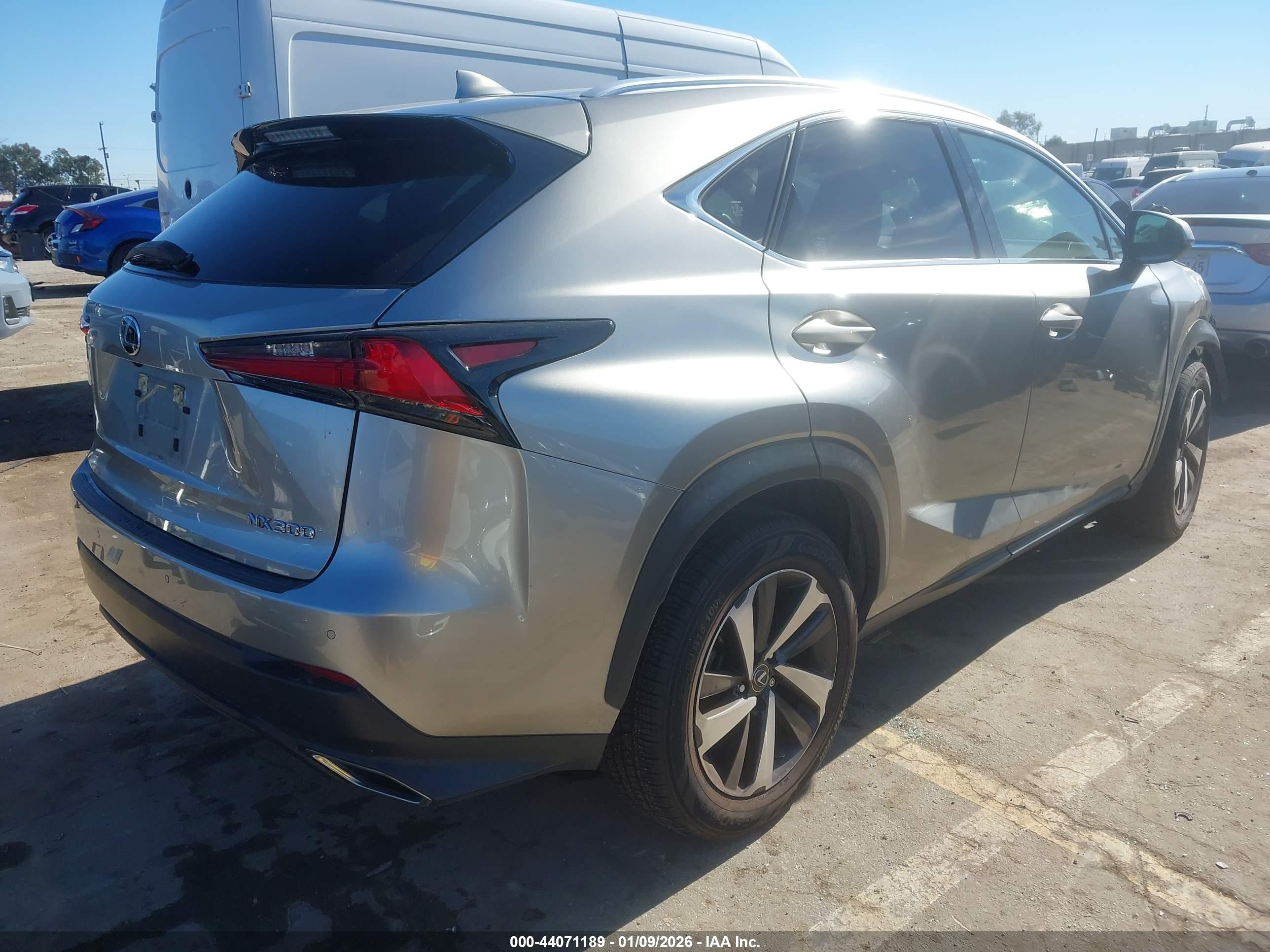 LEXUS NX image 4