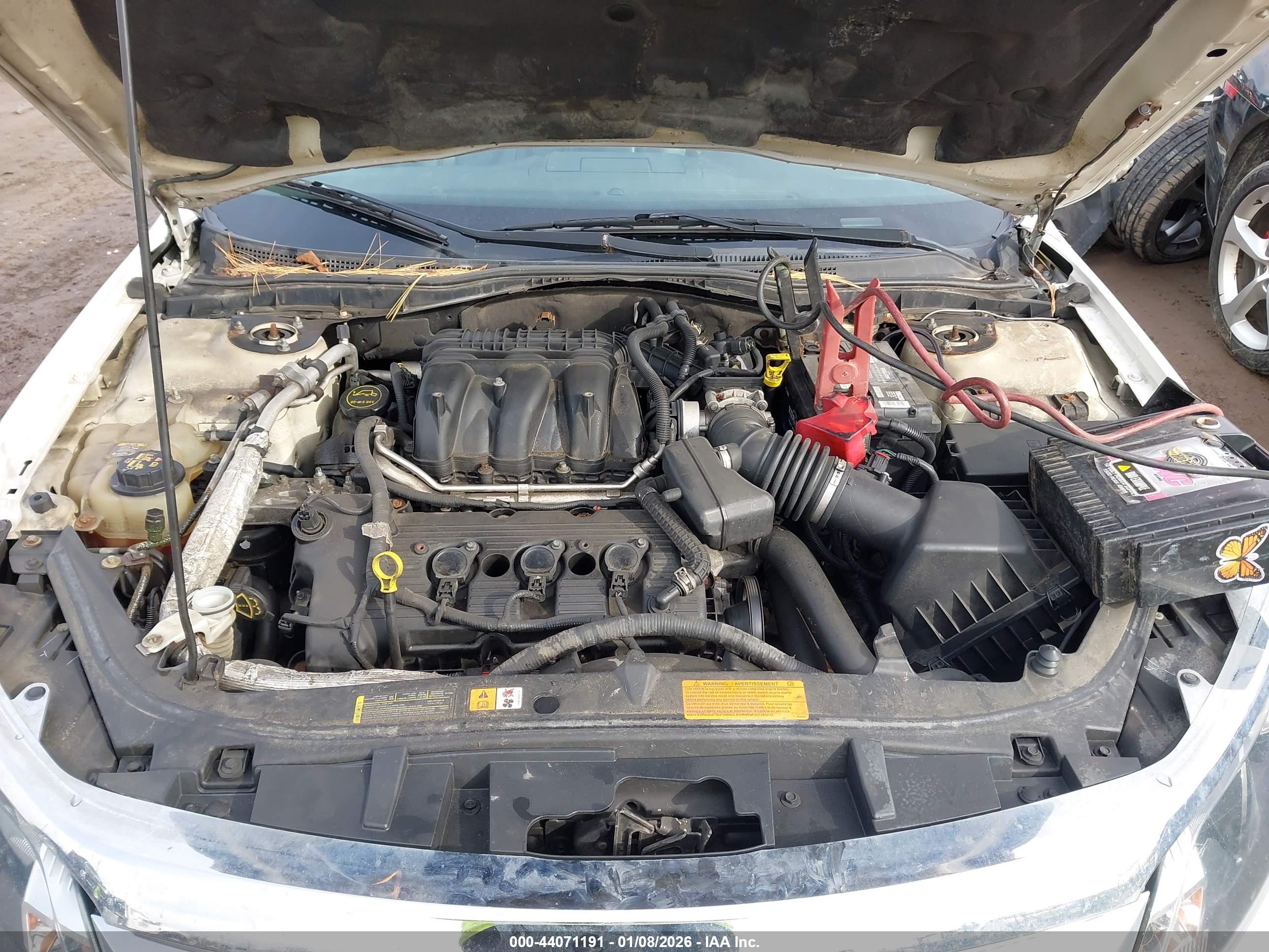 FORD FUSION image 10