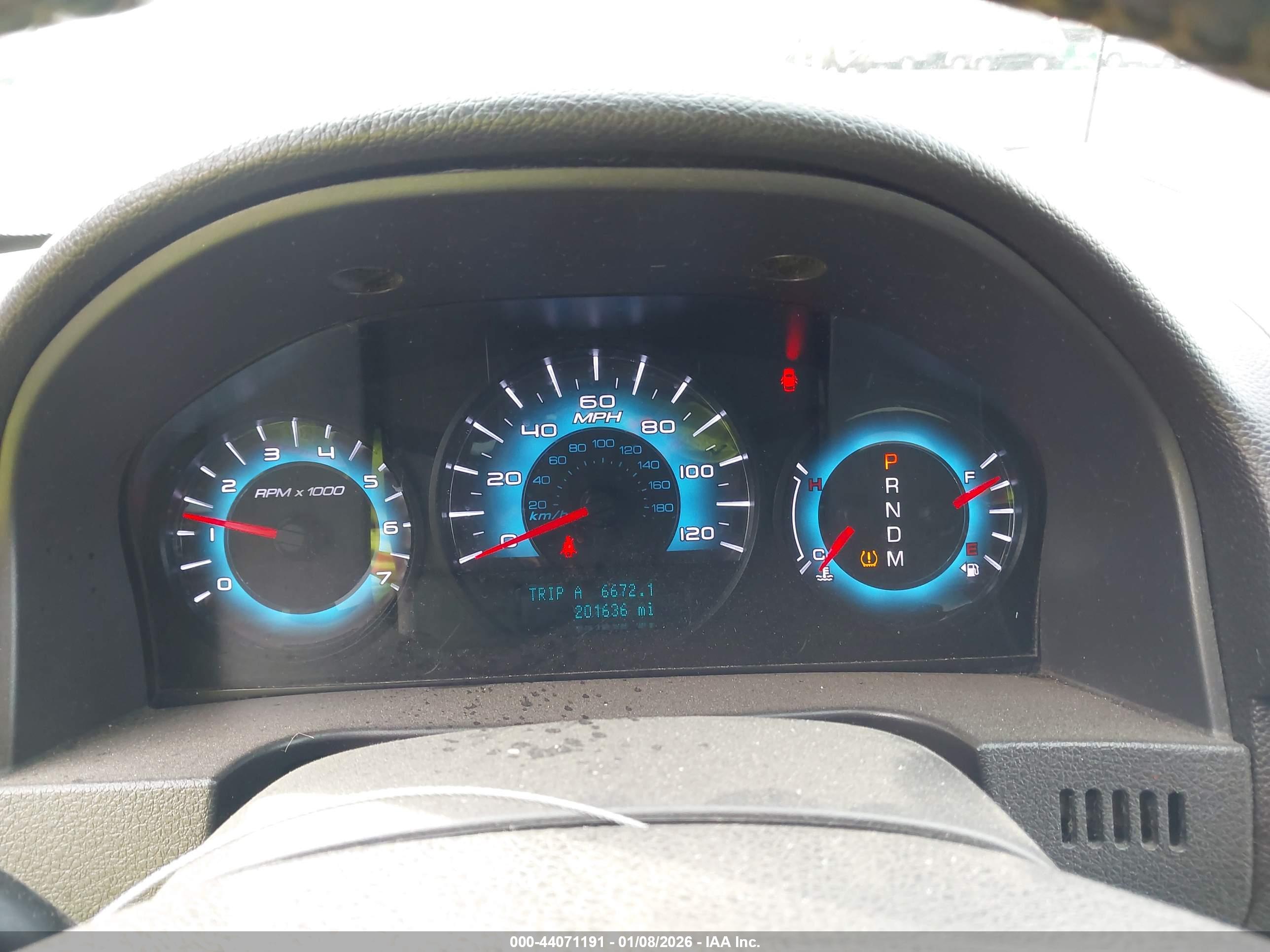 FORD FUSION image 7