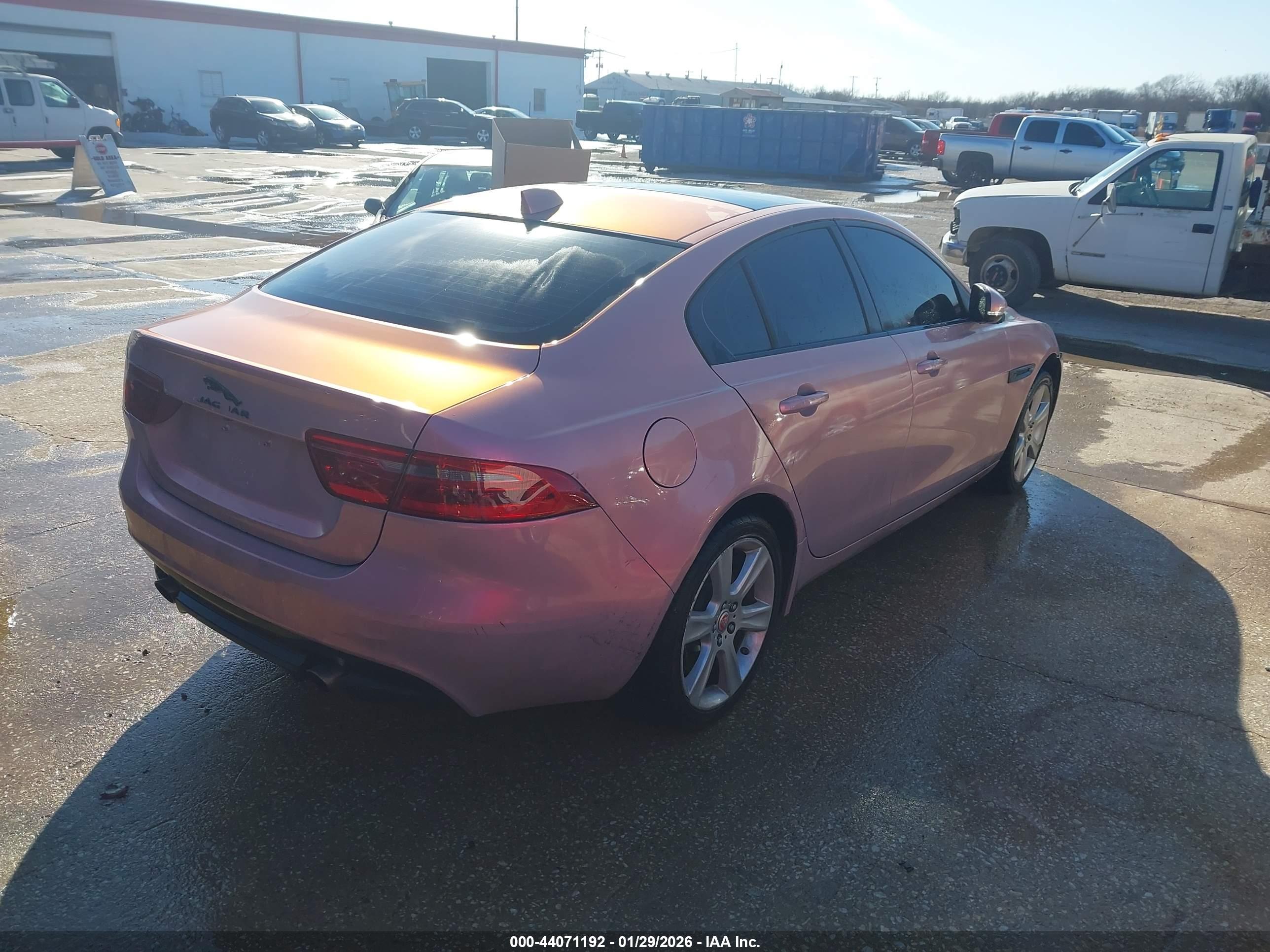 JAGUAR XE image 4