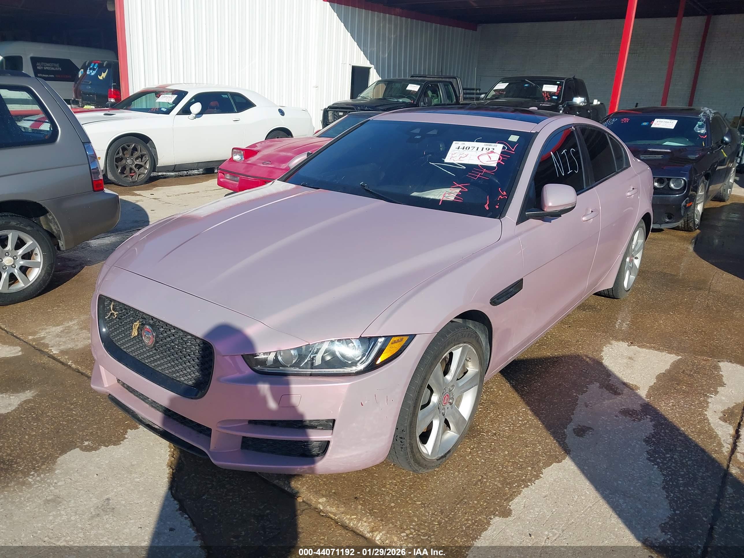 JAGUAR XE image 6