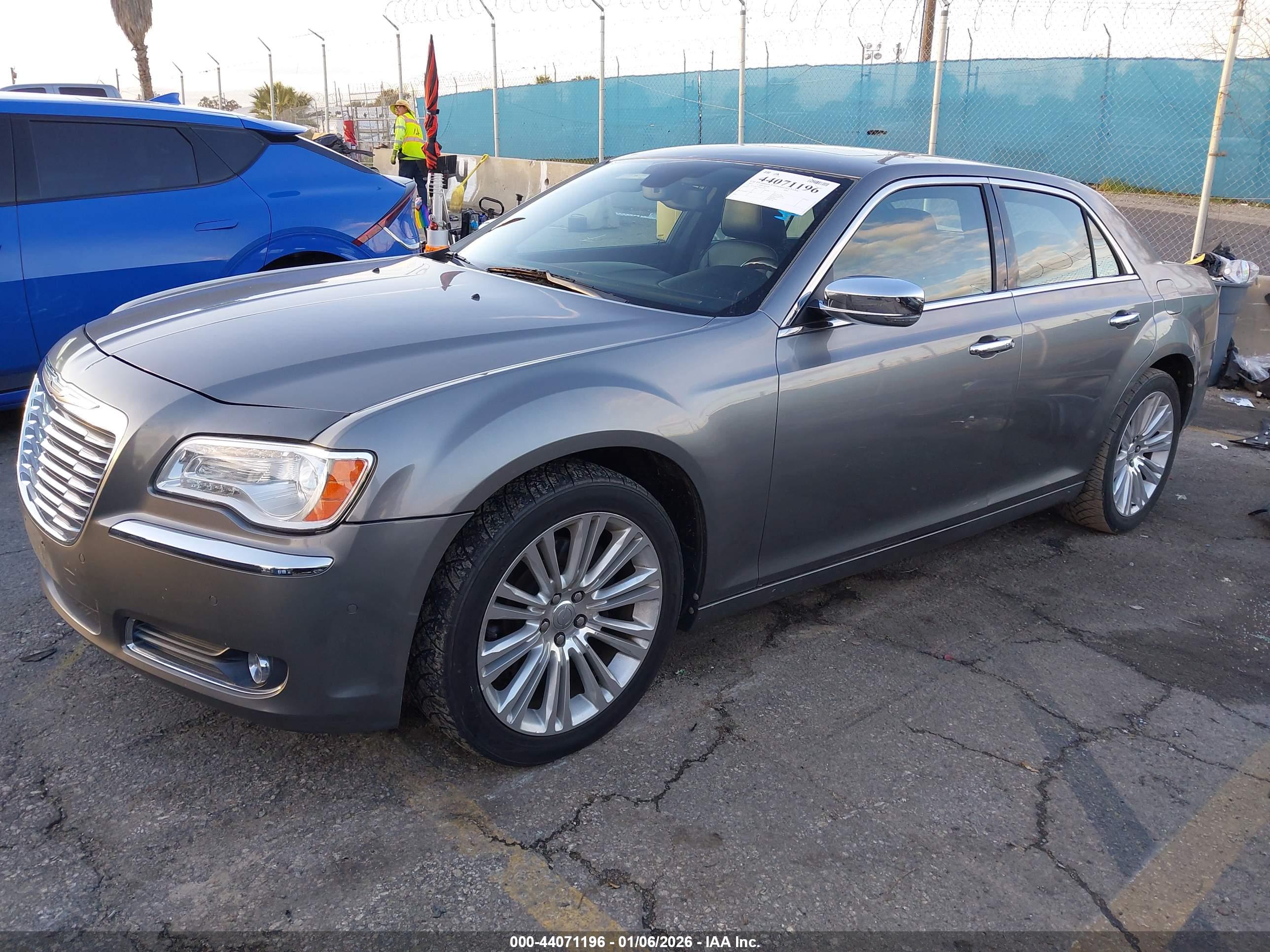 CHRYSLER 300C image 2