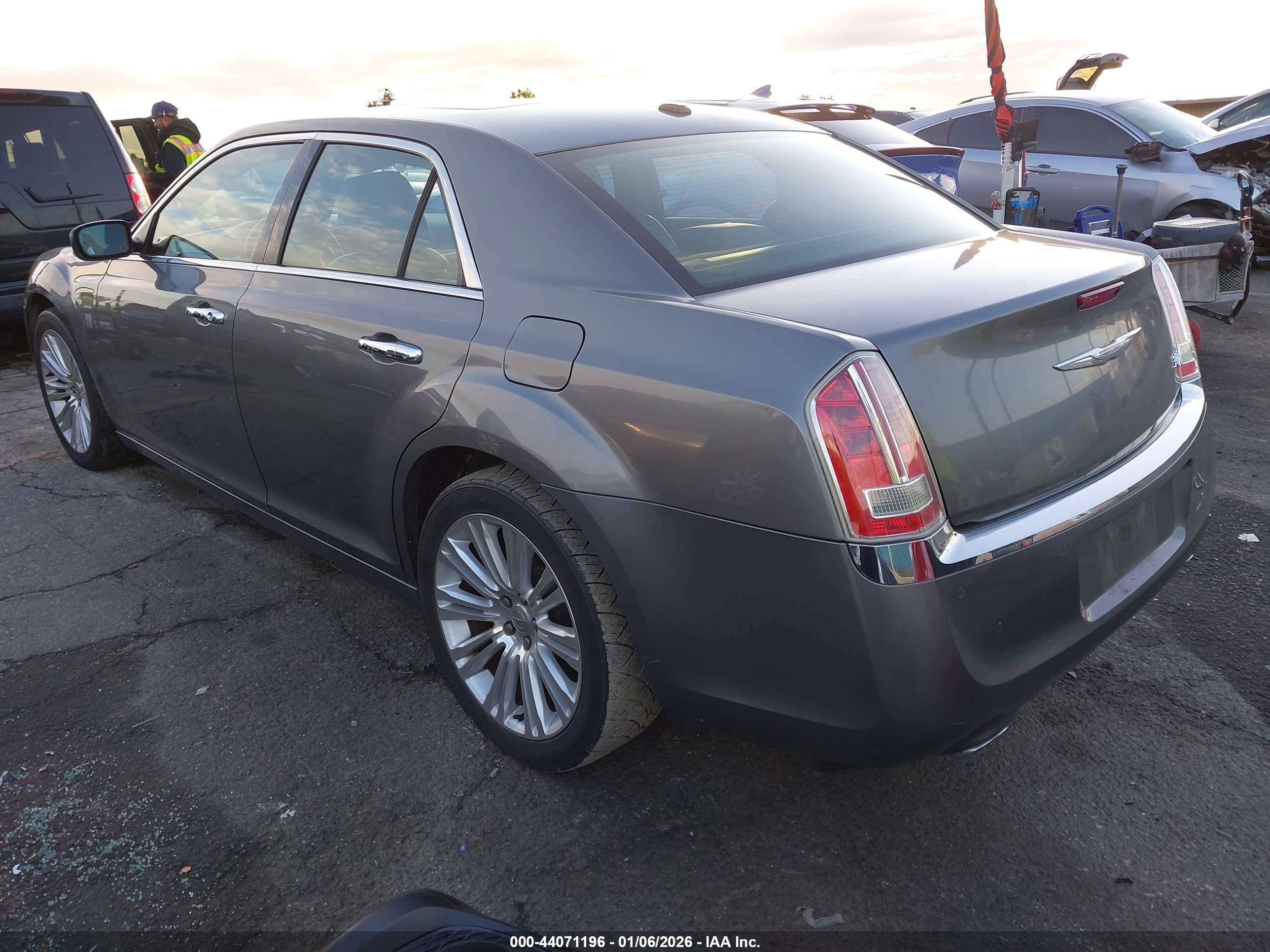 CHRYSLER 300C image 3