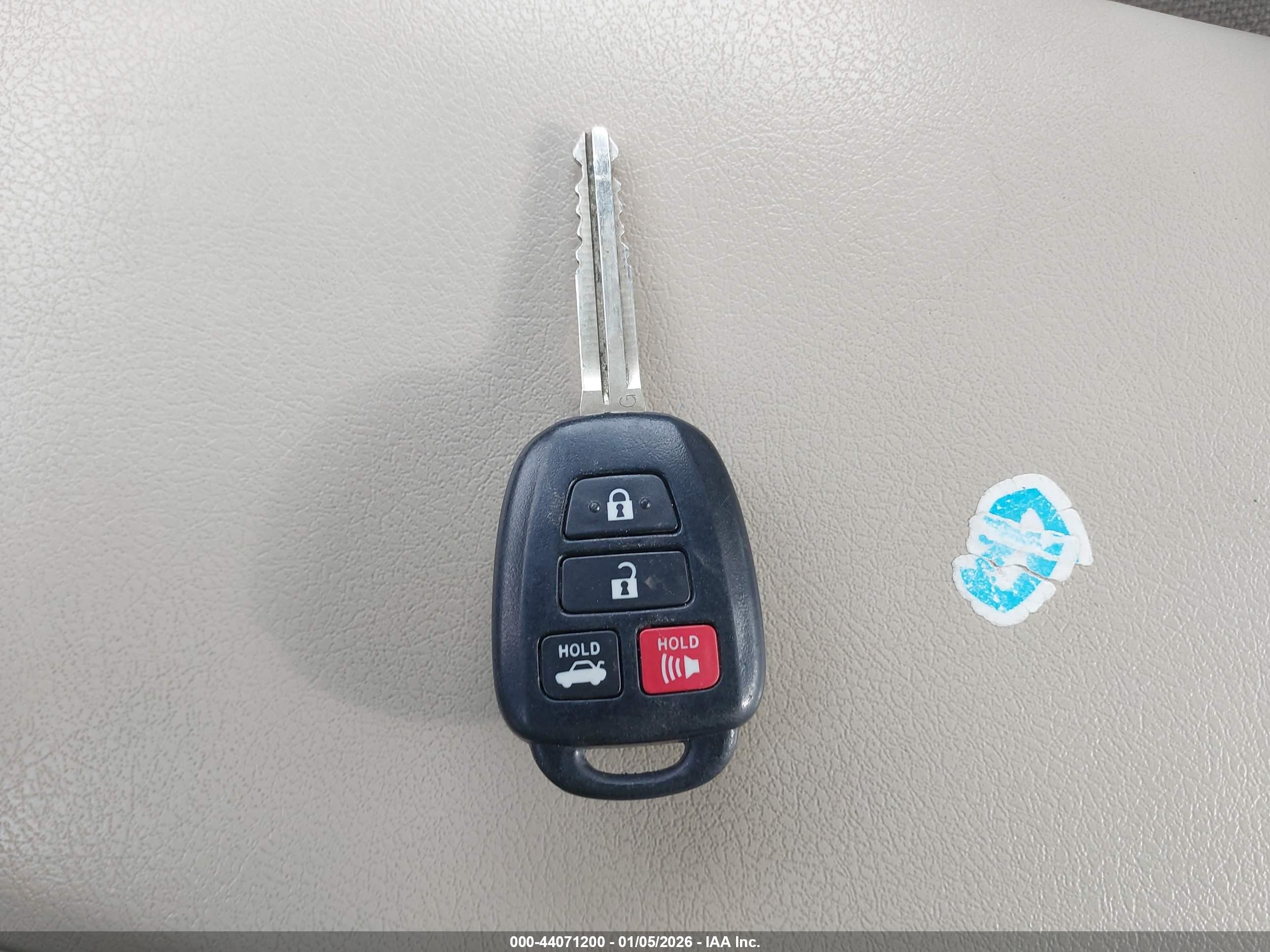 TOYOTA CAMRY image 11