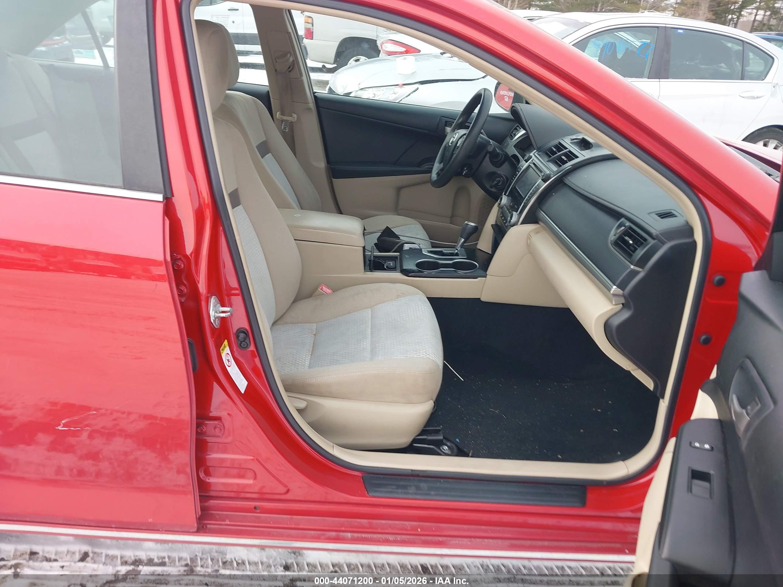 TOYOTA CAMRY image 5