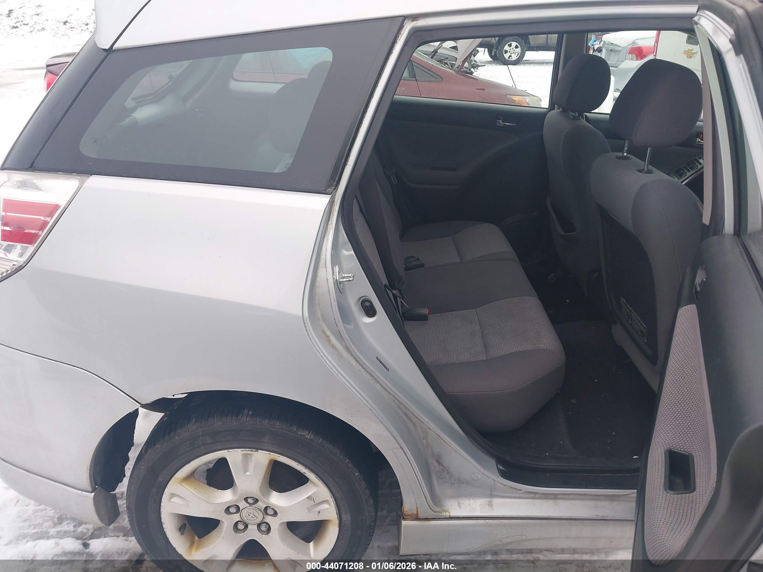 TOYOTA MATRIX image 8