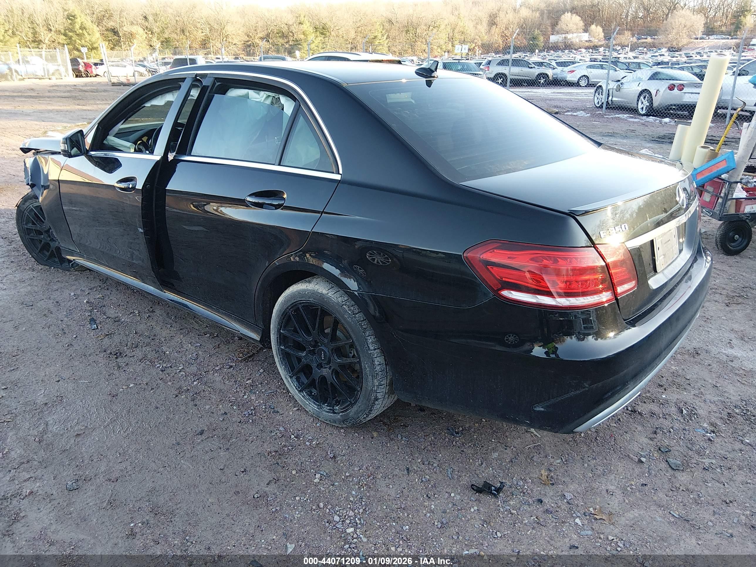 MERCEDES-BENZ E image 3