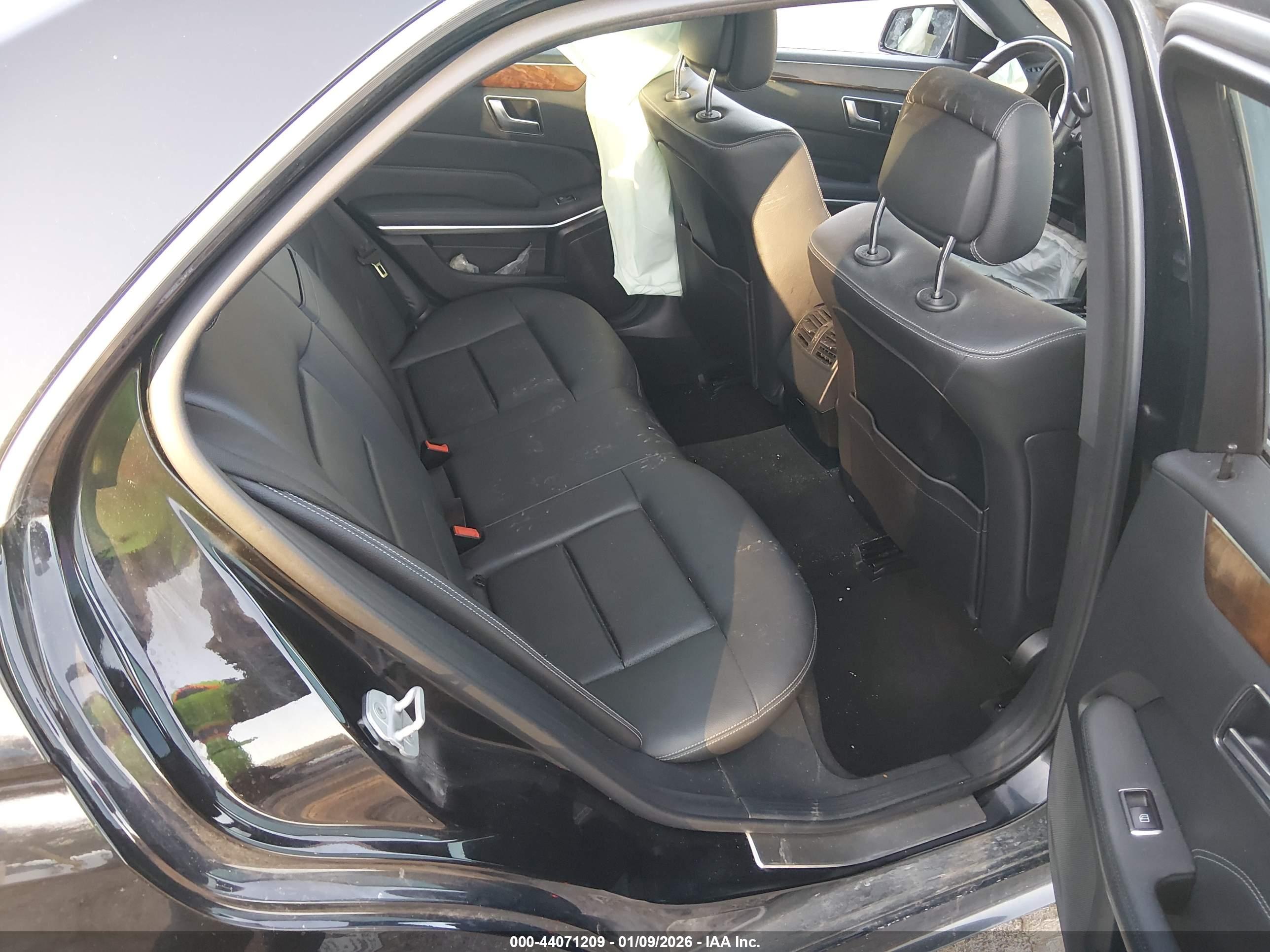 MERCEDES-BENZ E image 8