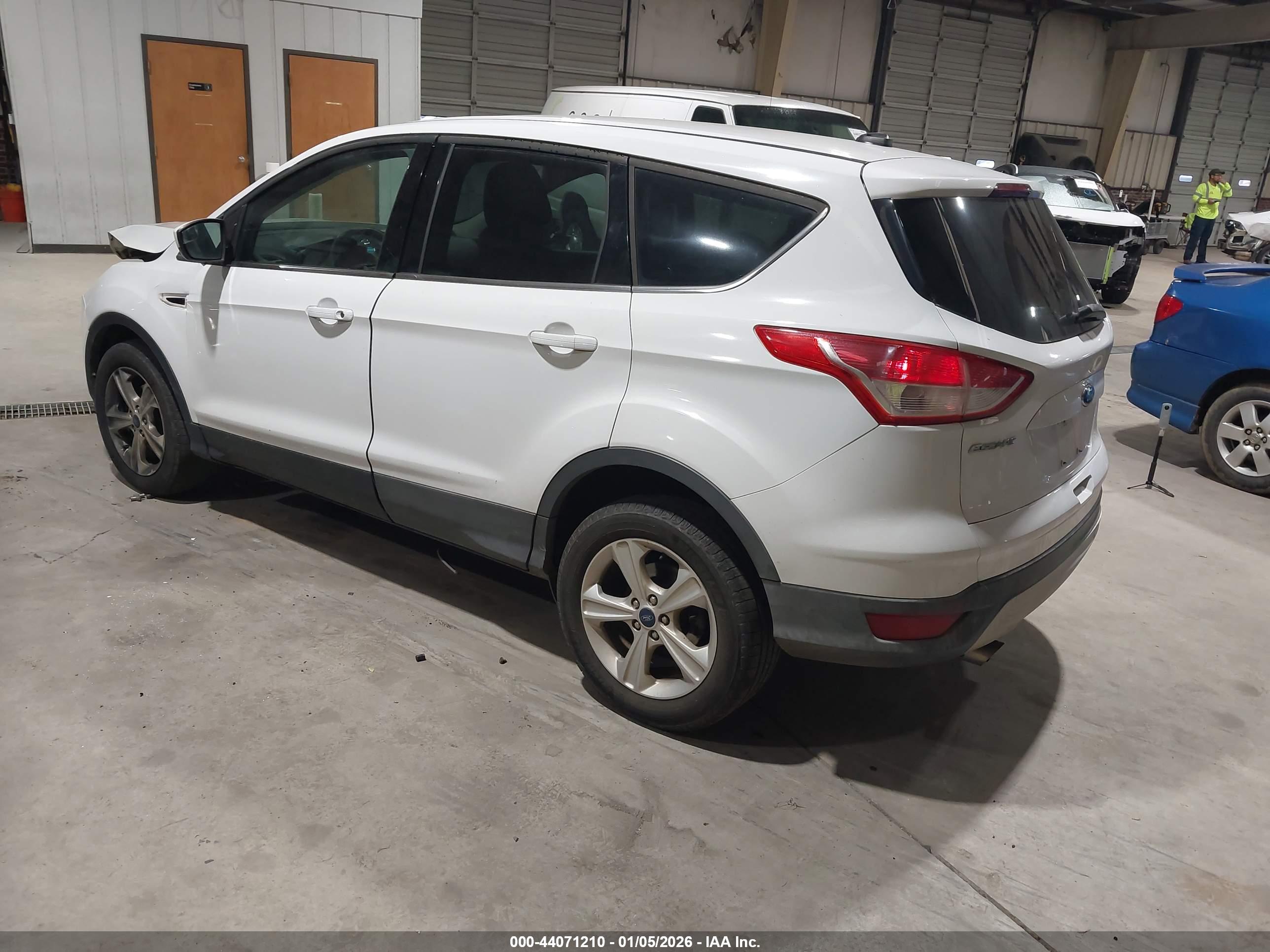 FORD ESCAPE image 3