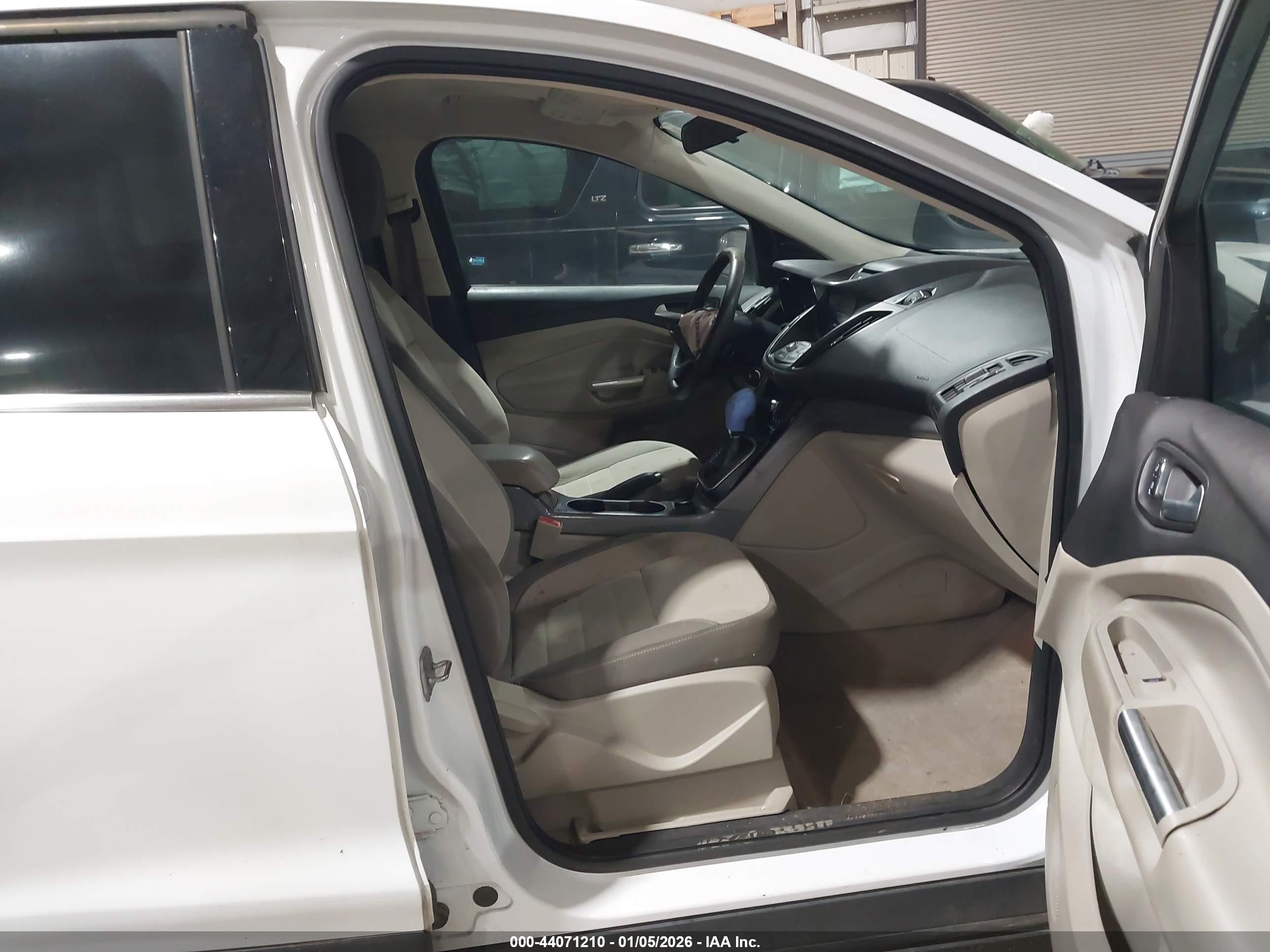 FORD ESCAPE image 5