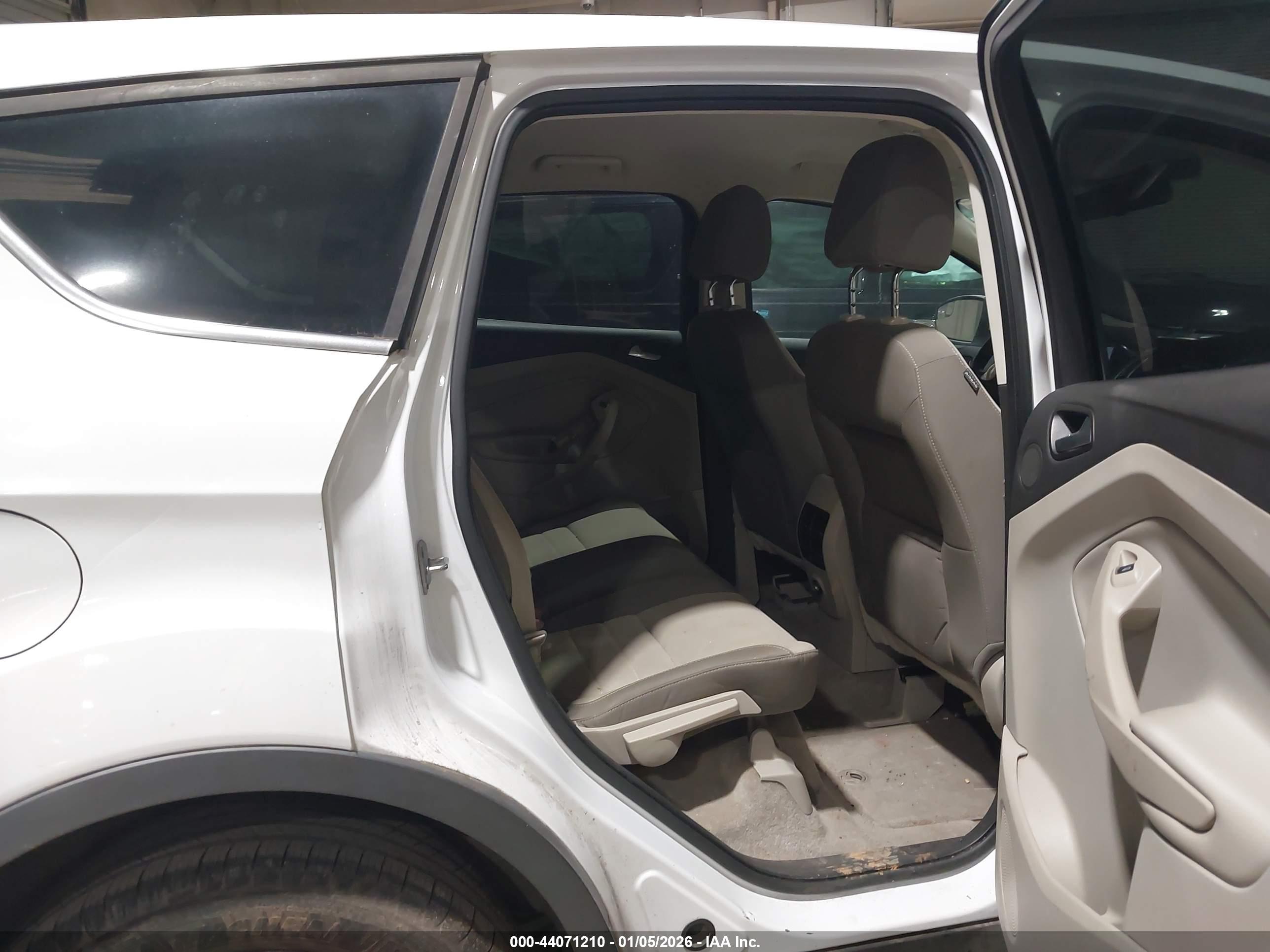 FORD ESCAPE image 8