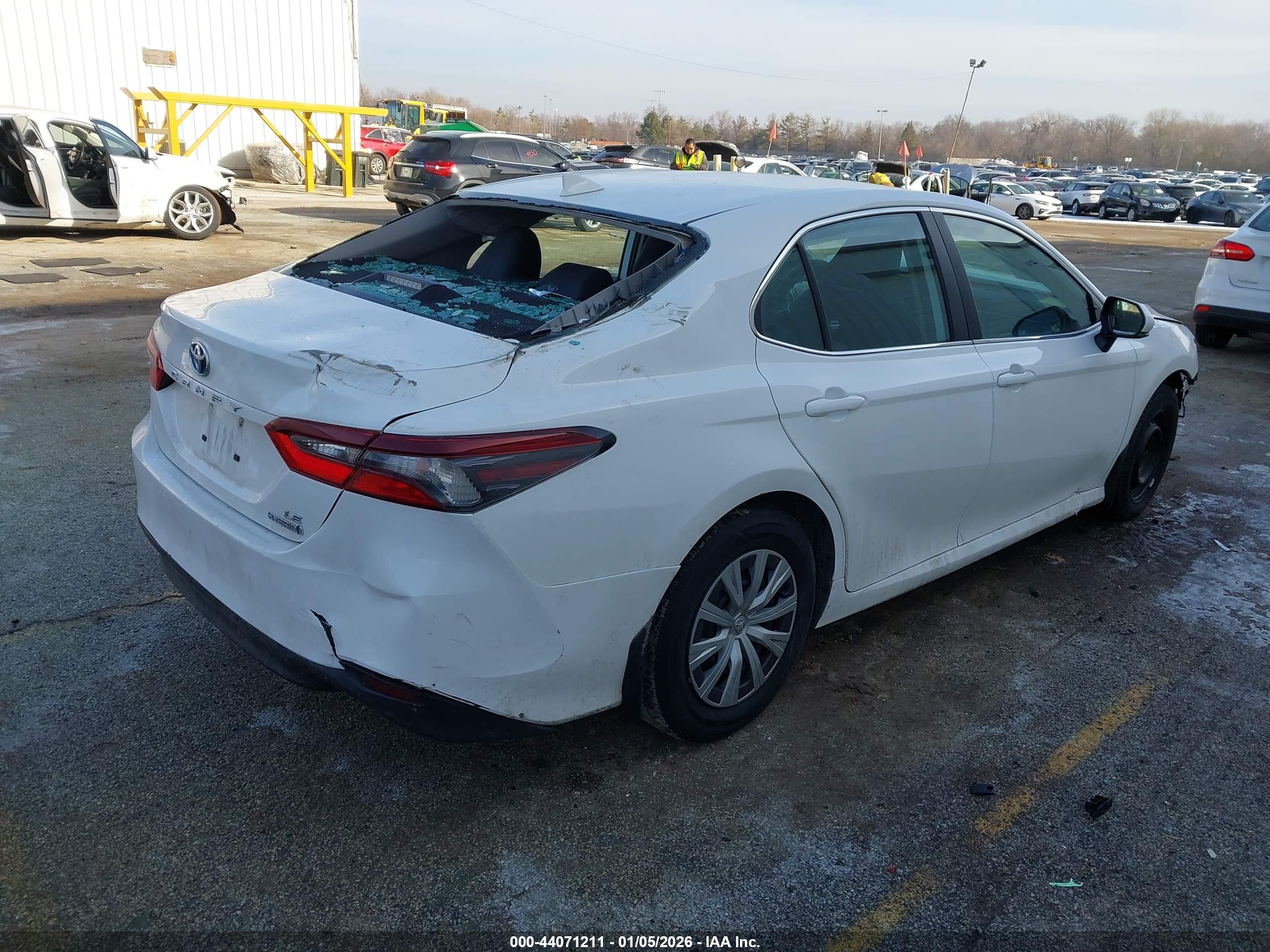 TOYOTA CAMRY image 4