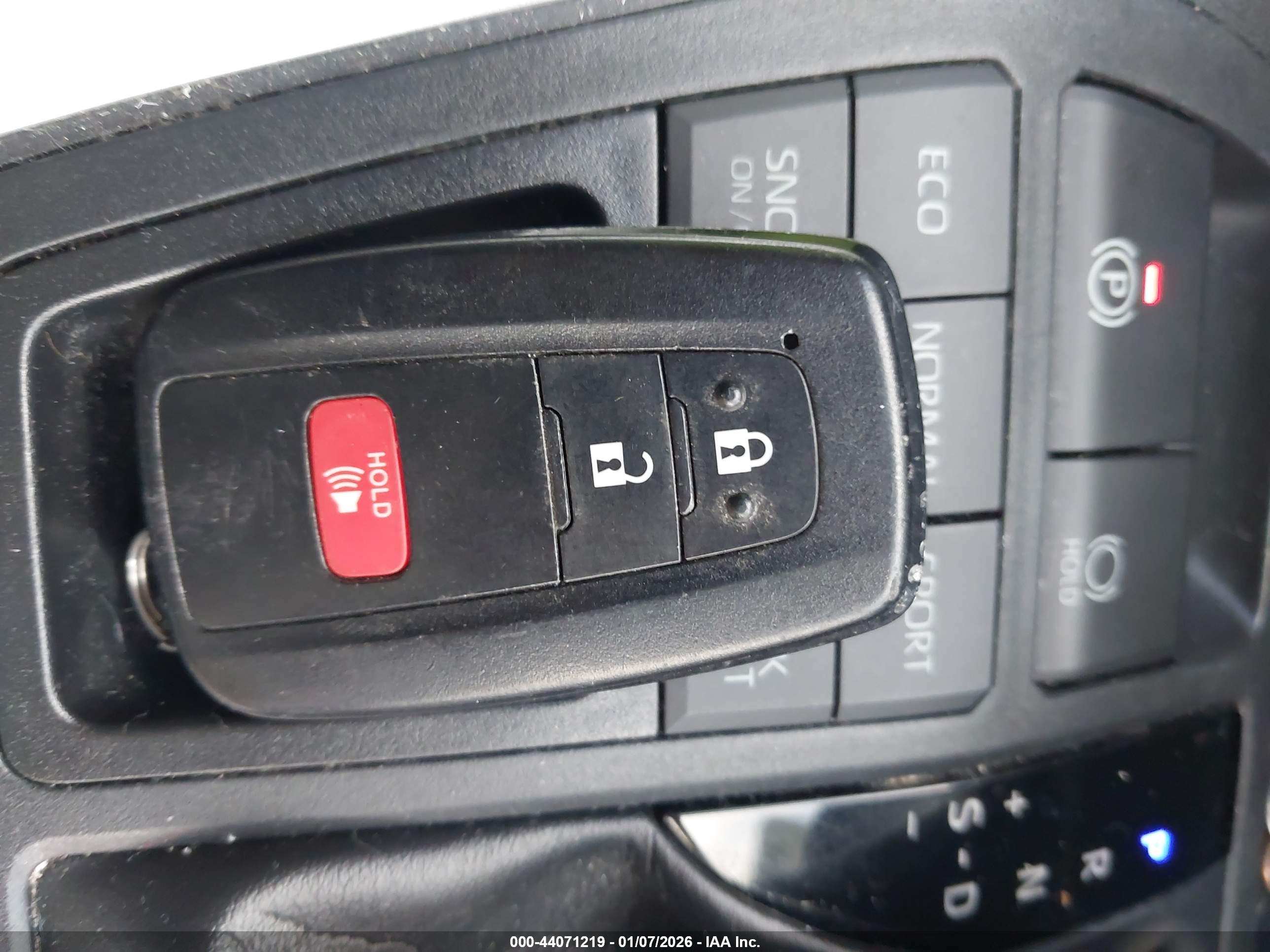 TOYOTA RAV4 image 11