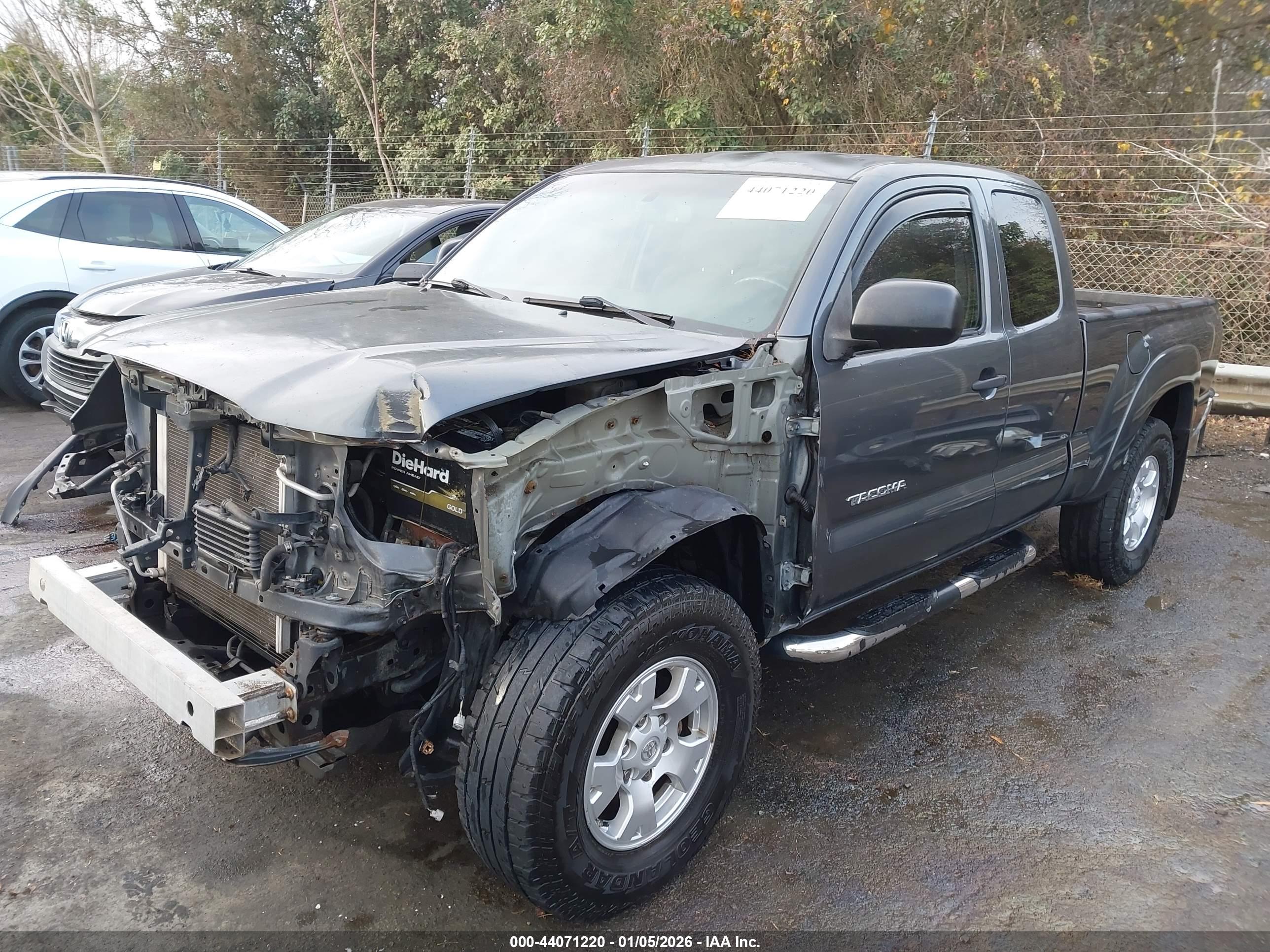 TOYOTA TACOMA image 2