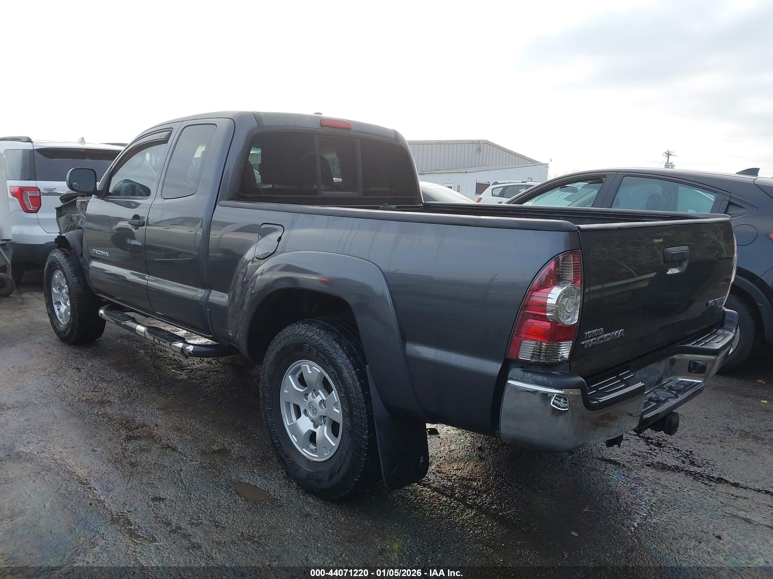 TOYOTA TACOMA image 3