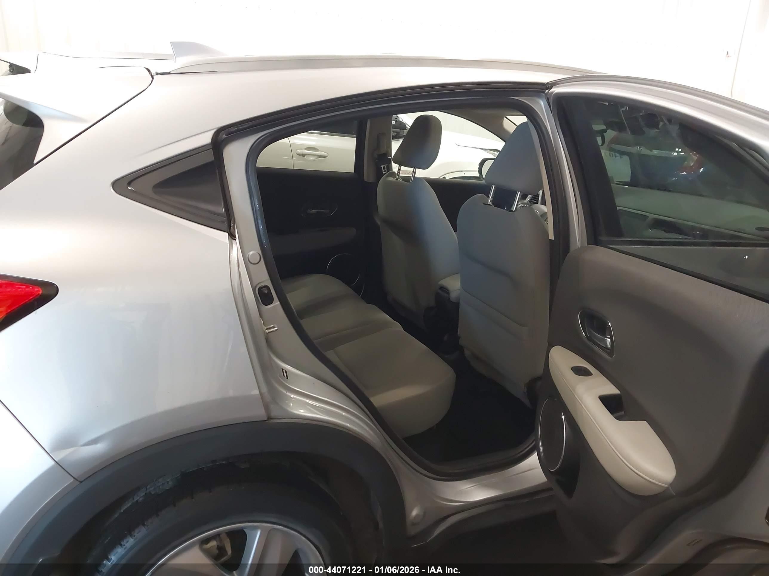 HONDA HR-V image 8