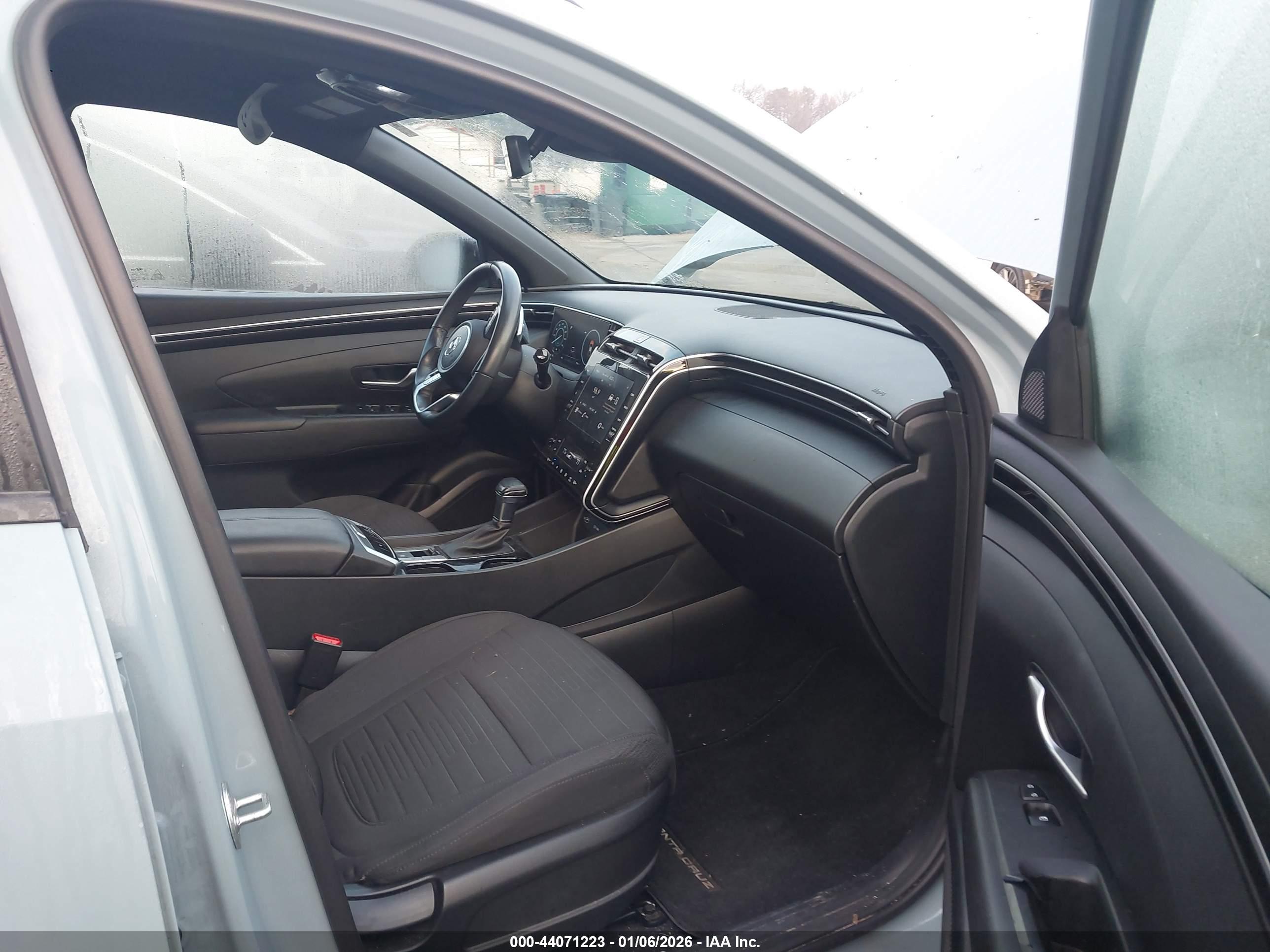 HYUNDAI SANTA image 5