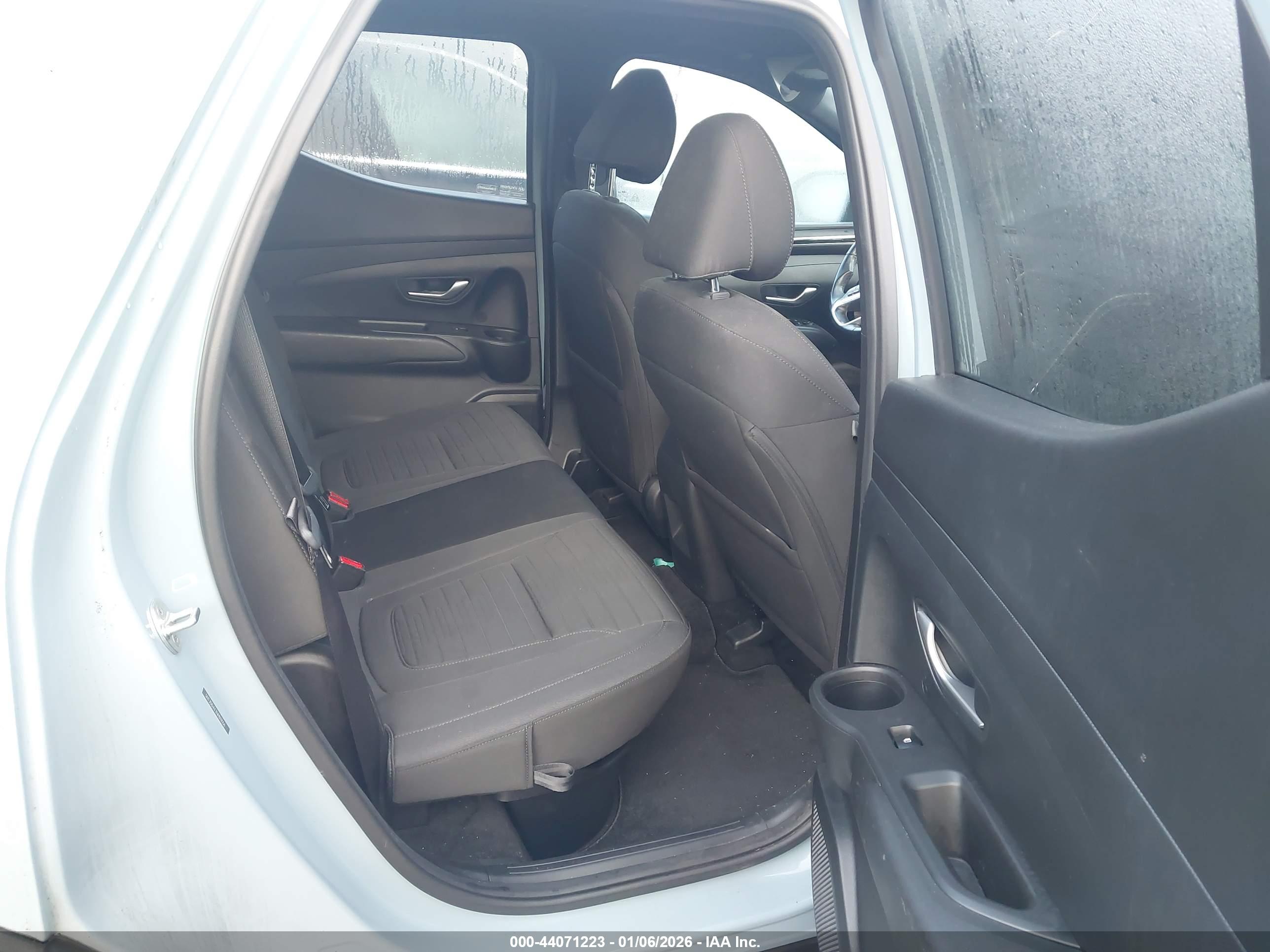 HYUNDAI SANTA image 8