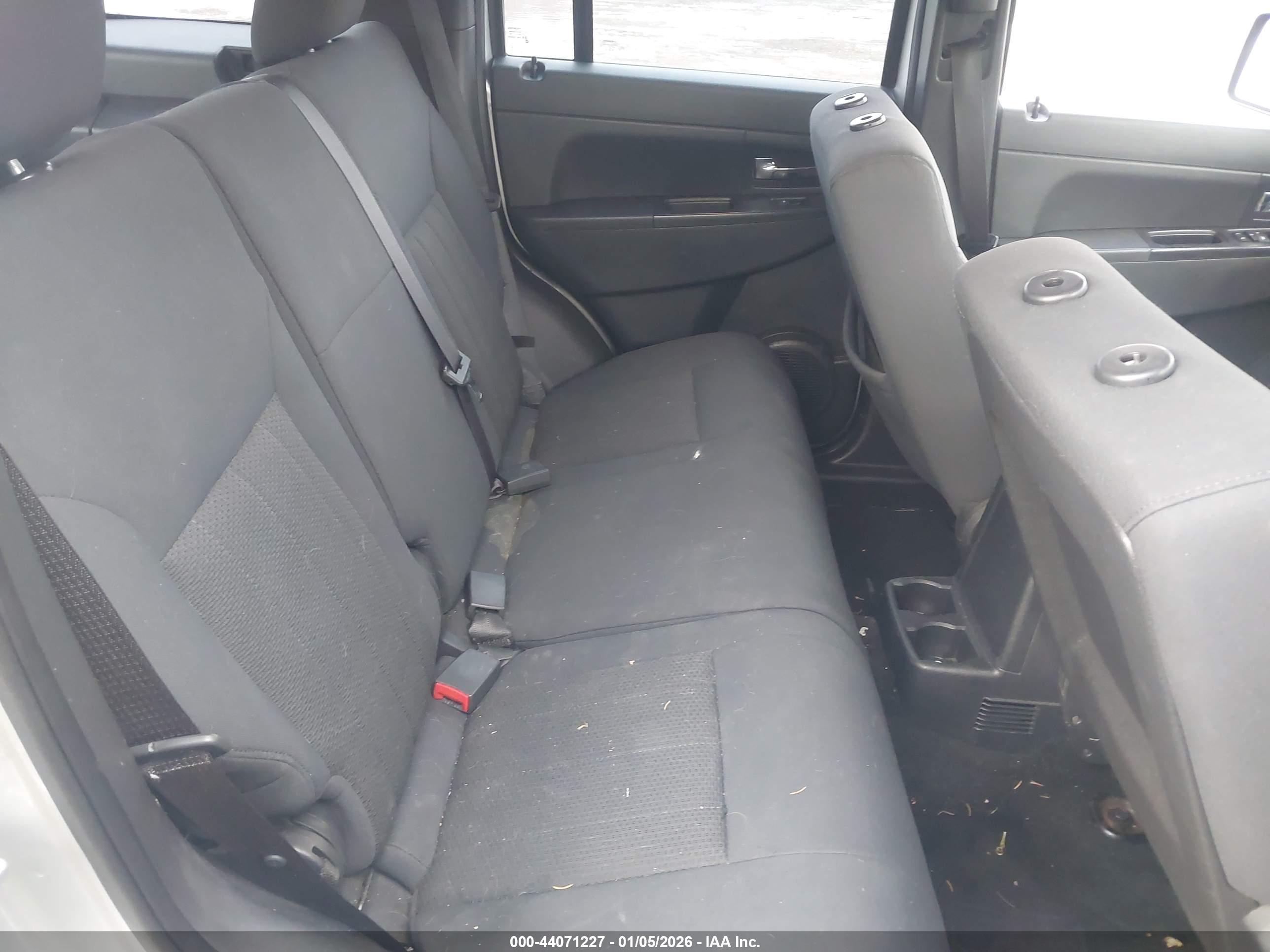 JEEP LIBERTY image 8