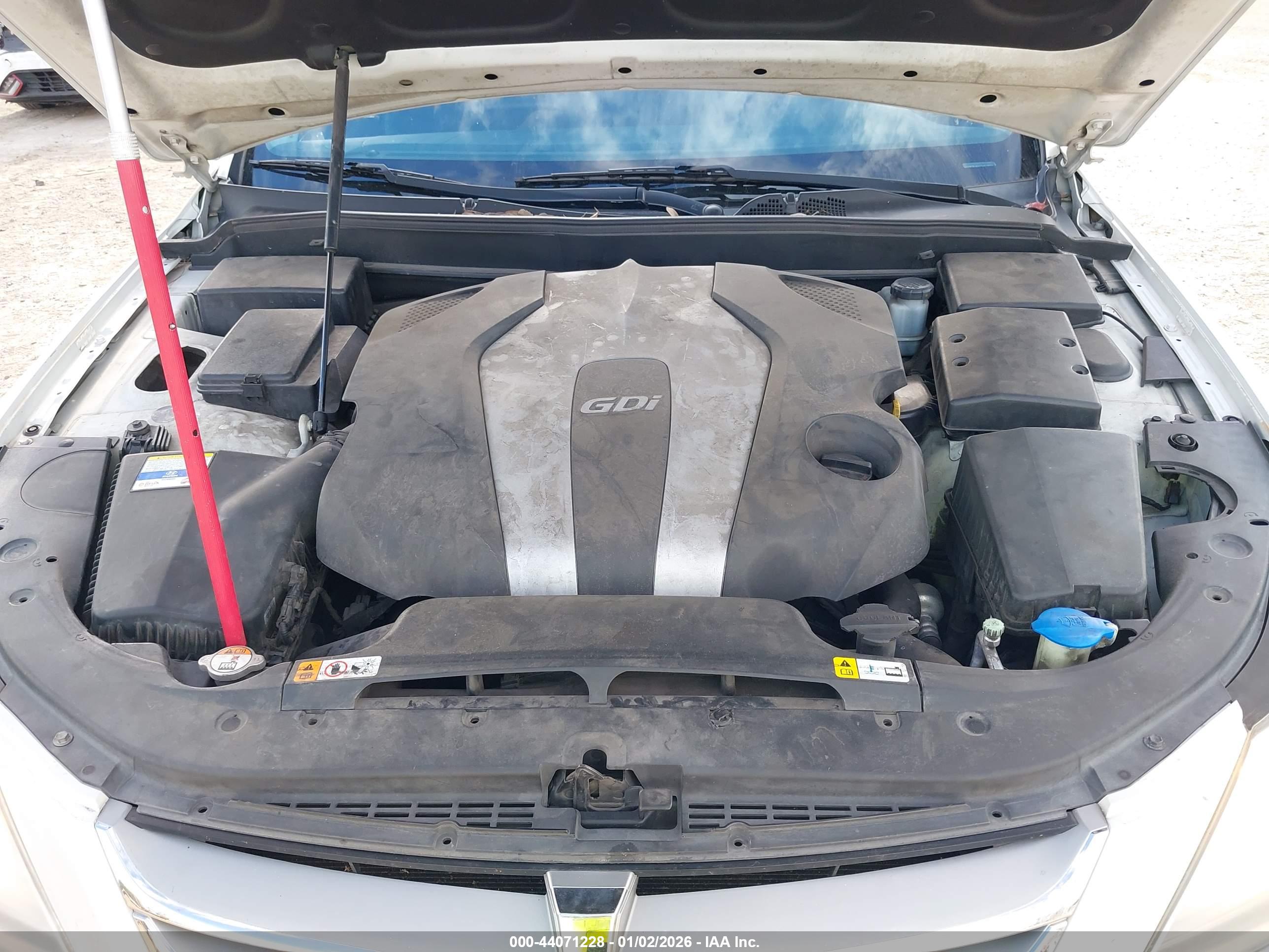 HYUNDAI GENESIS image 10