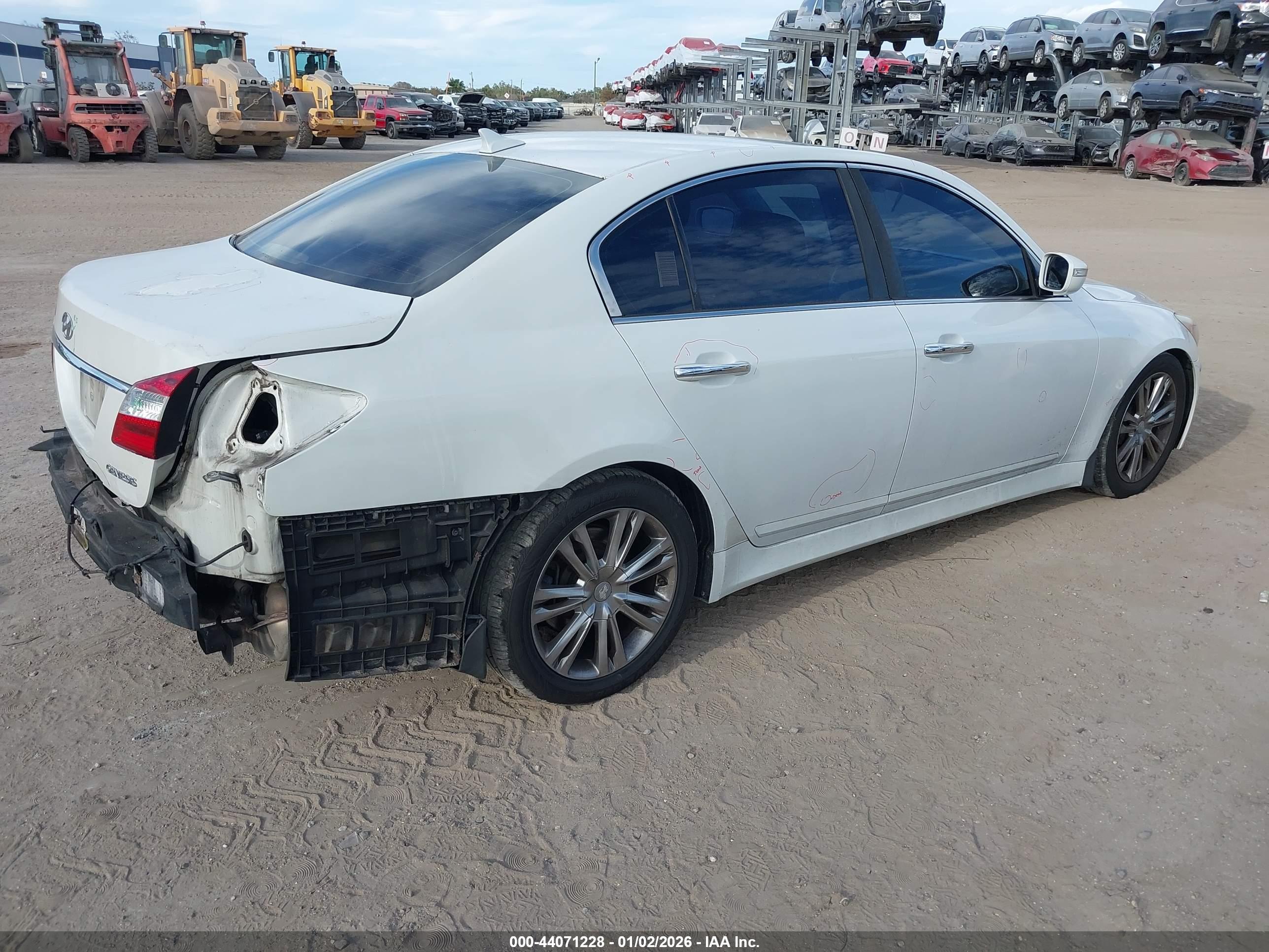 HYUNDAI GENESIS image 4