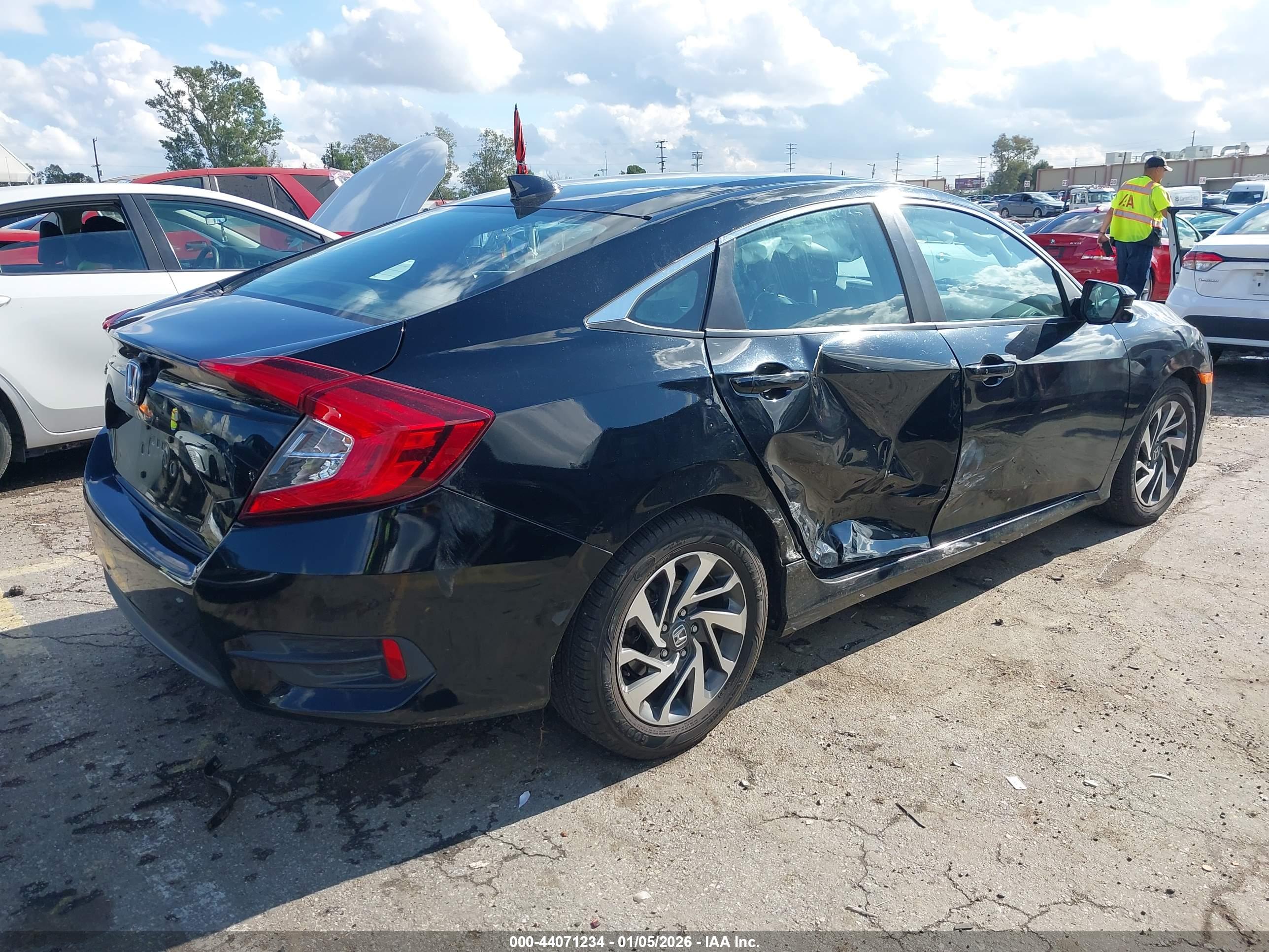 HONDA CIVIC image 4