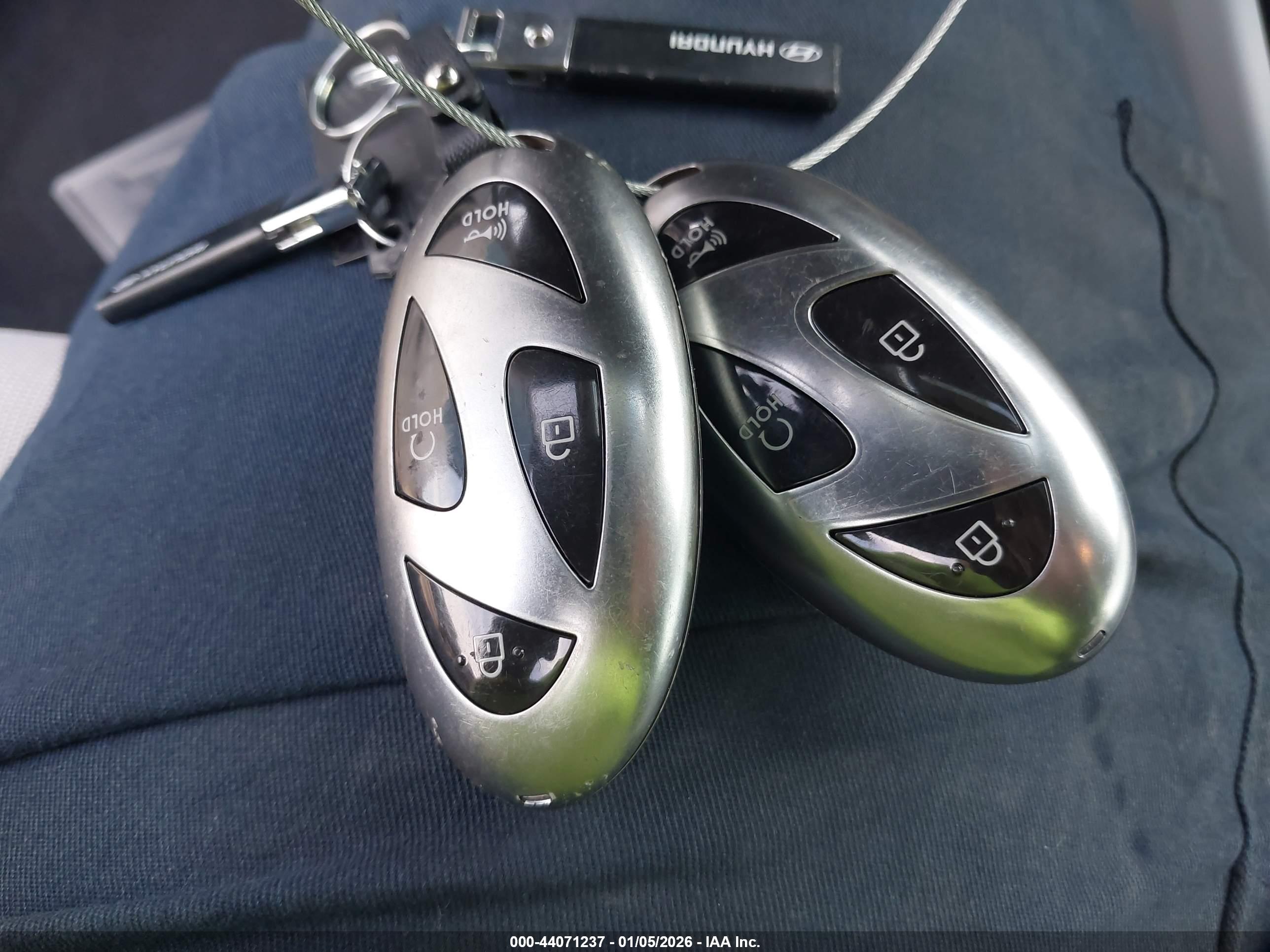 HYUNDAI KONA image 11