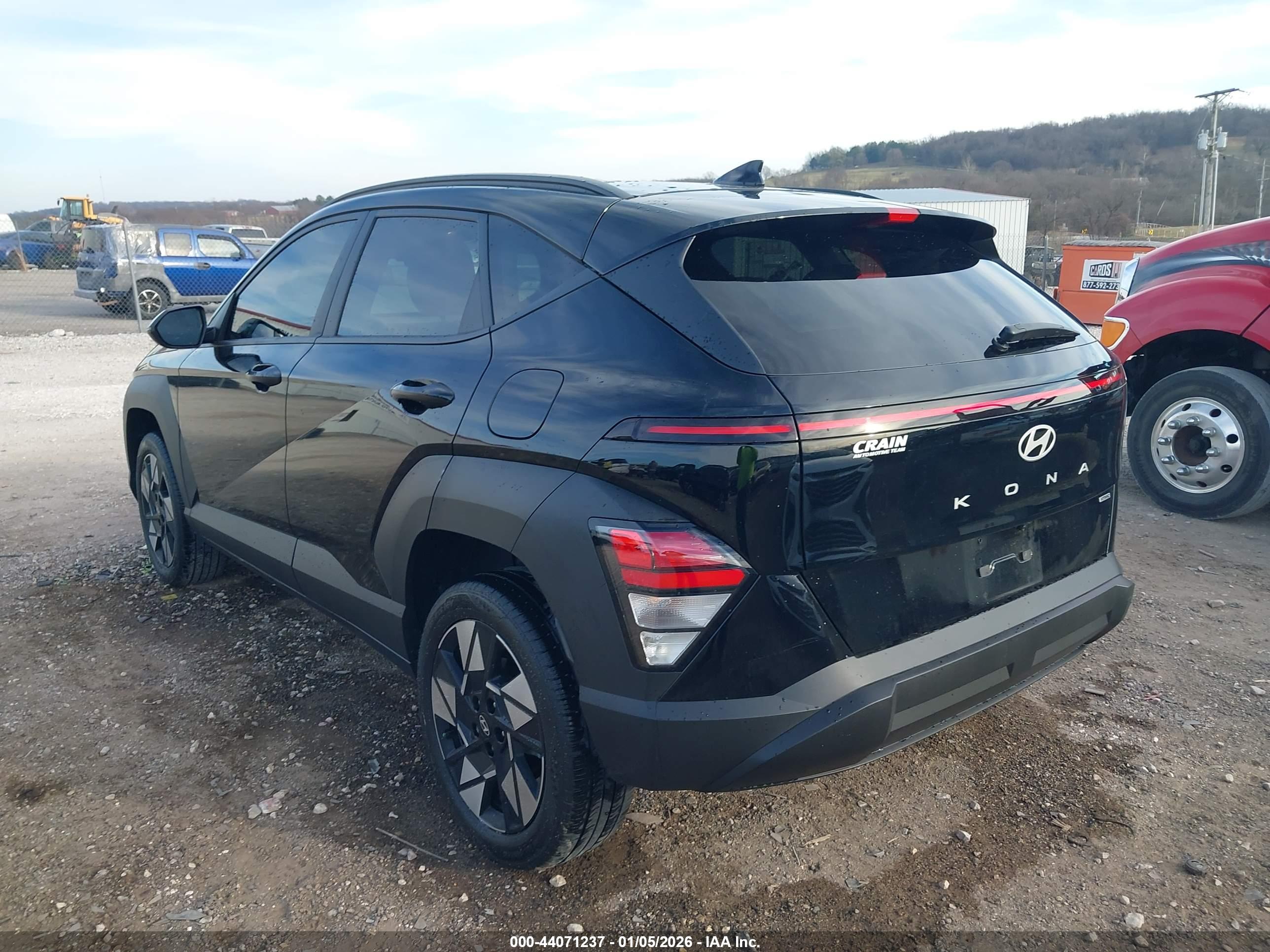 HYUNDAI KONA image 3