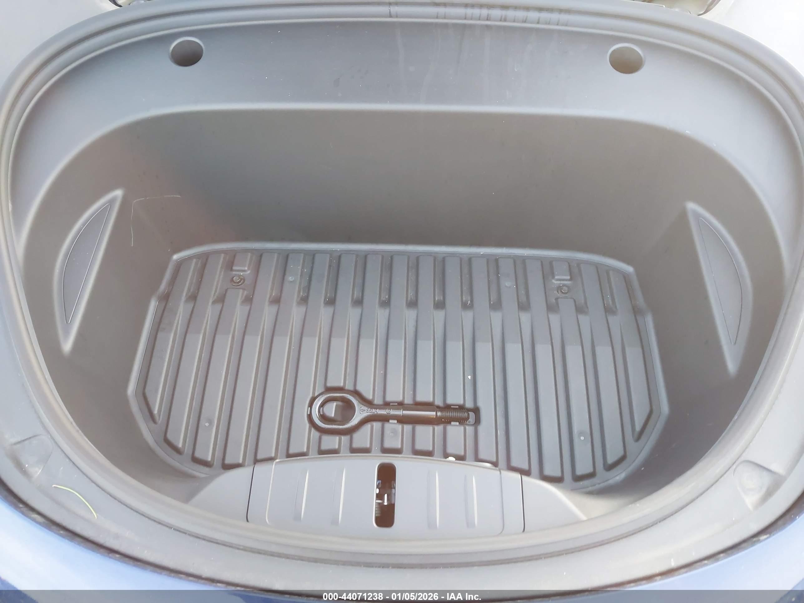 TESLA MODEL image 10