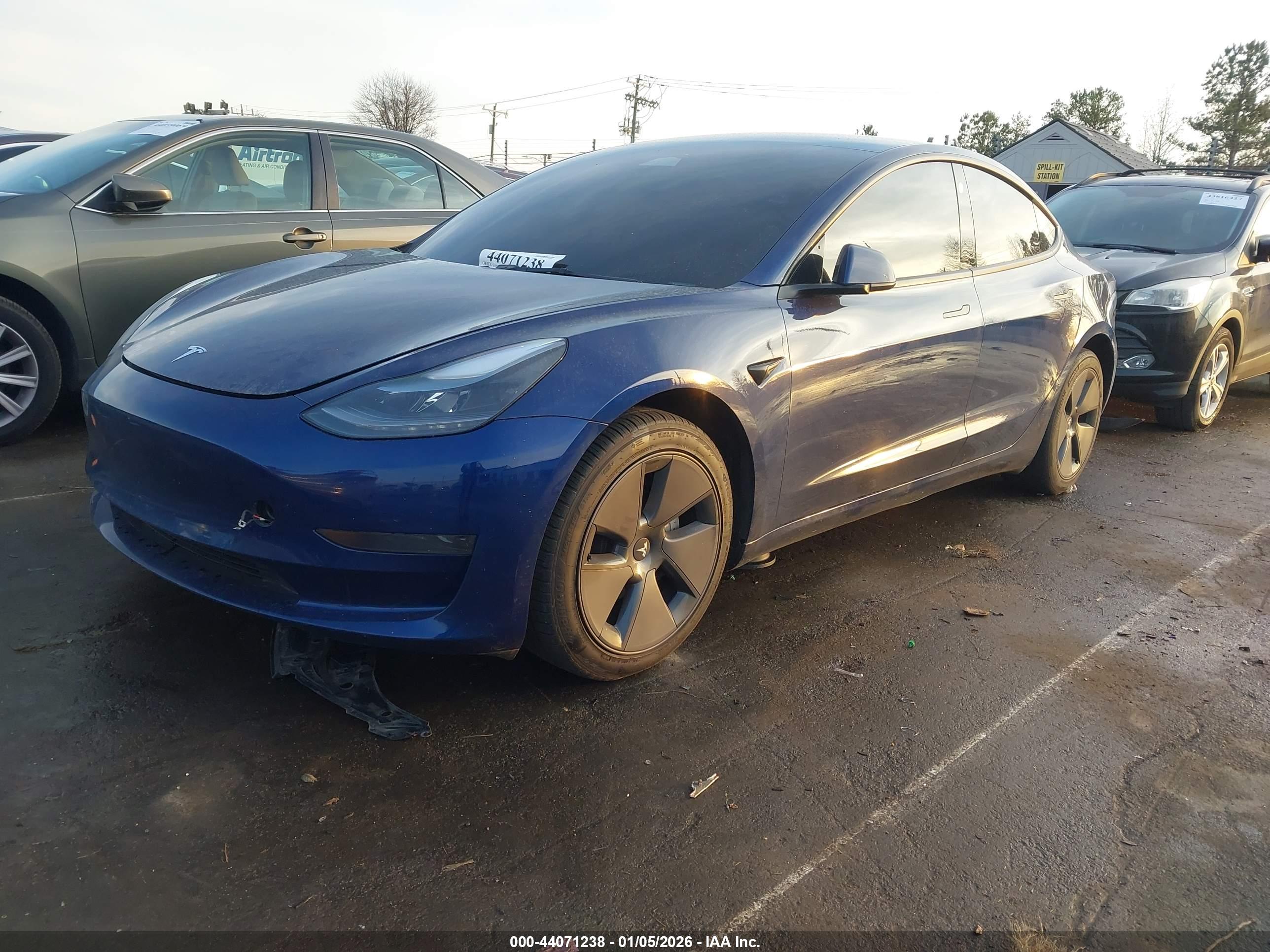 TESLA MODEL image 2
