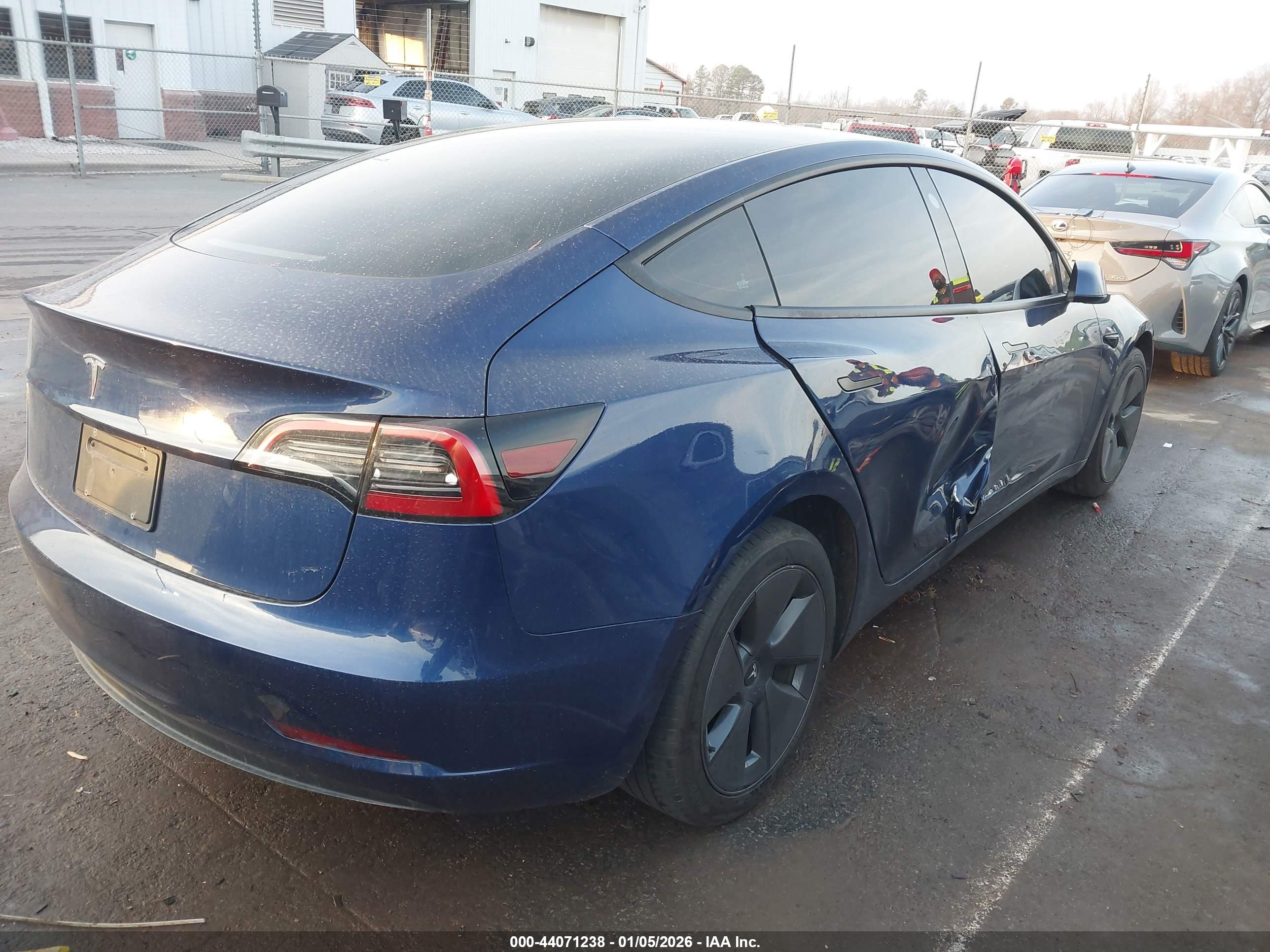 TESLA MODEL image 4