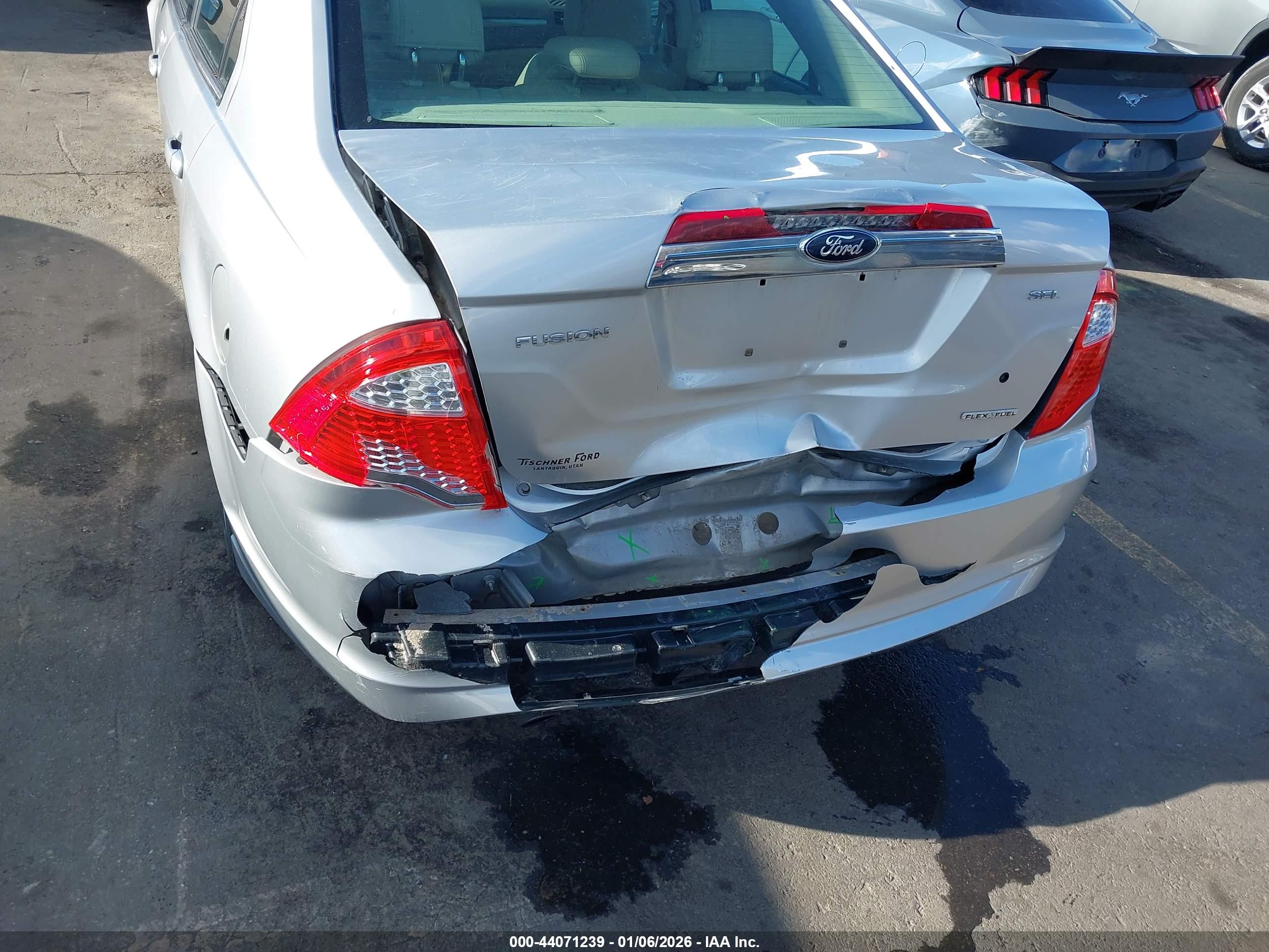 FORD FUSION image 6