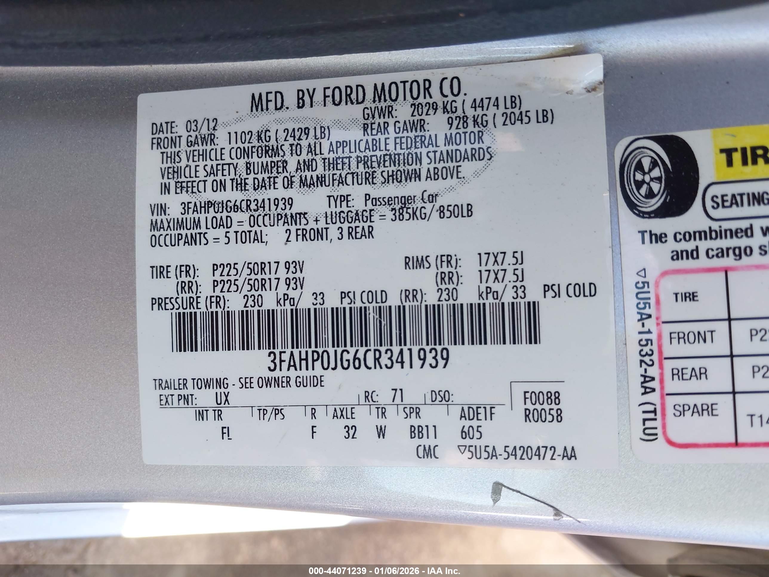 FORD FUSION image 9