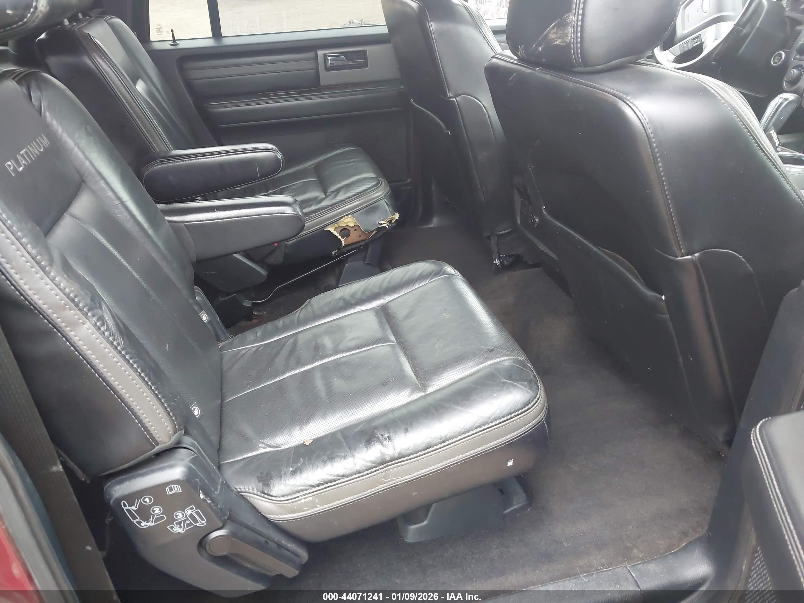 FORD EXPEDITION image 8