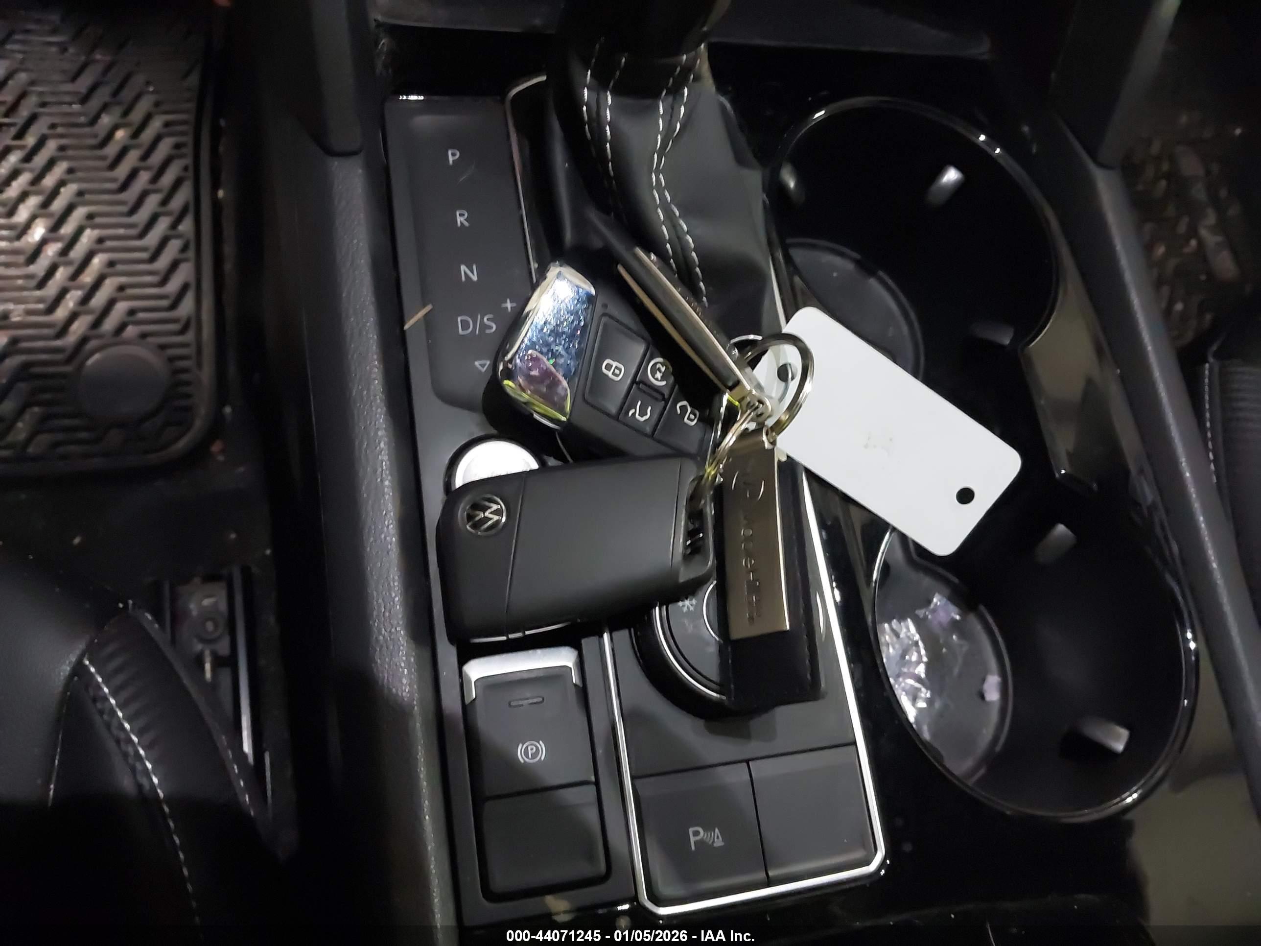 VOLKSWAGEN ATLAS image 11