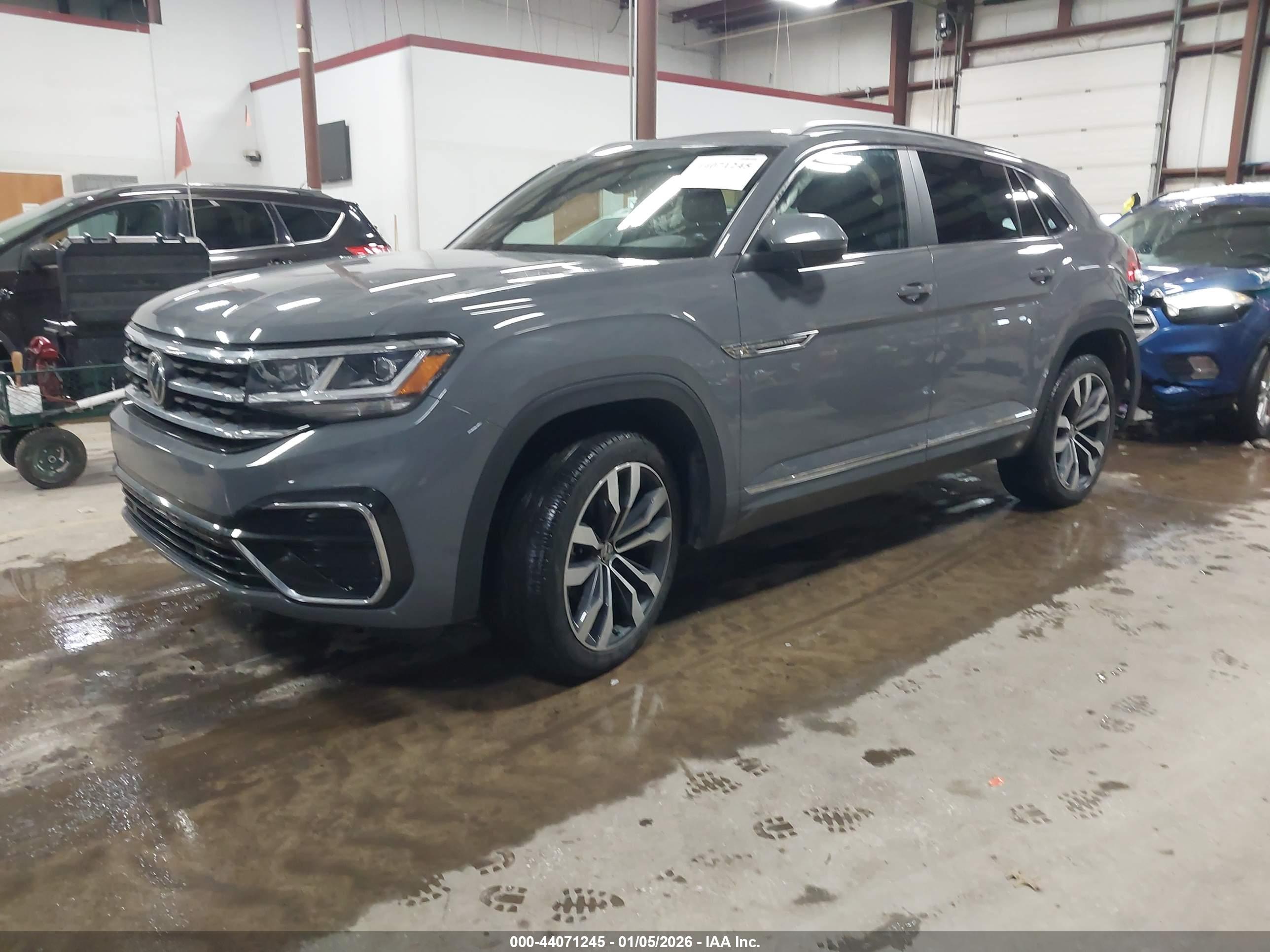 VOLKSWAGEN ATLAS image 2