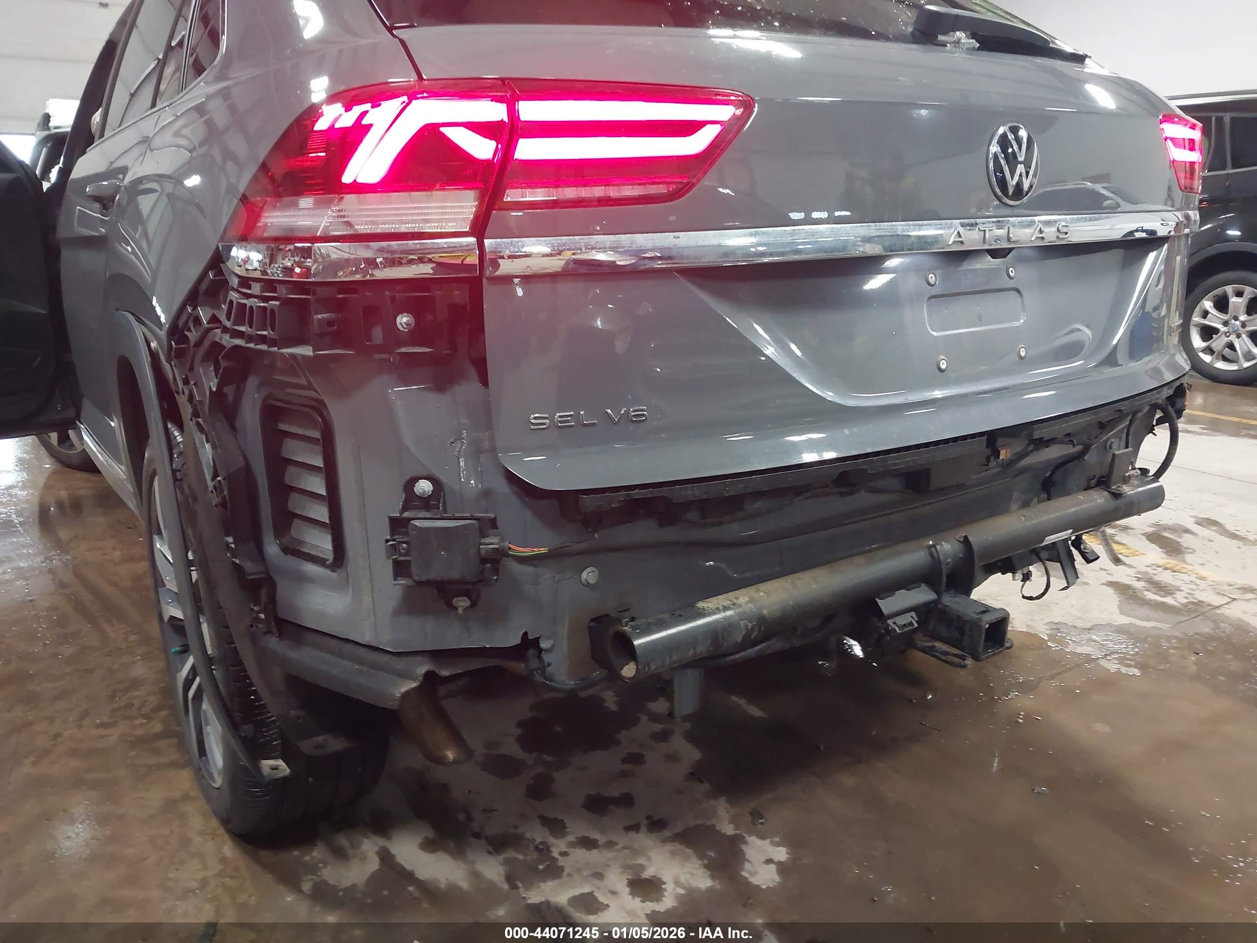 VOLKSWAGEN ATLAS image 6