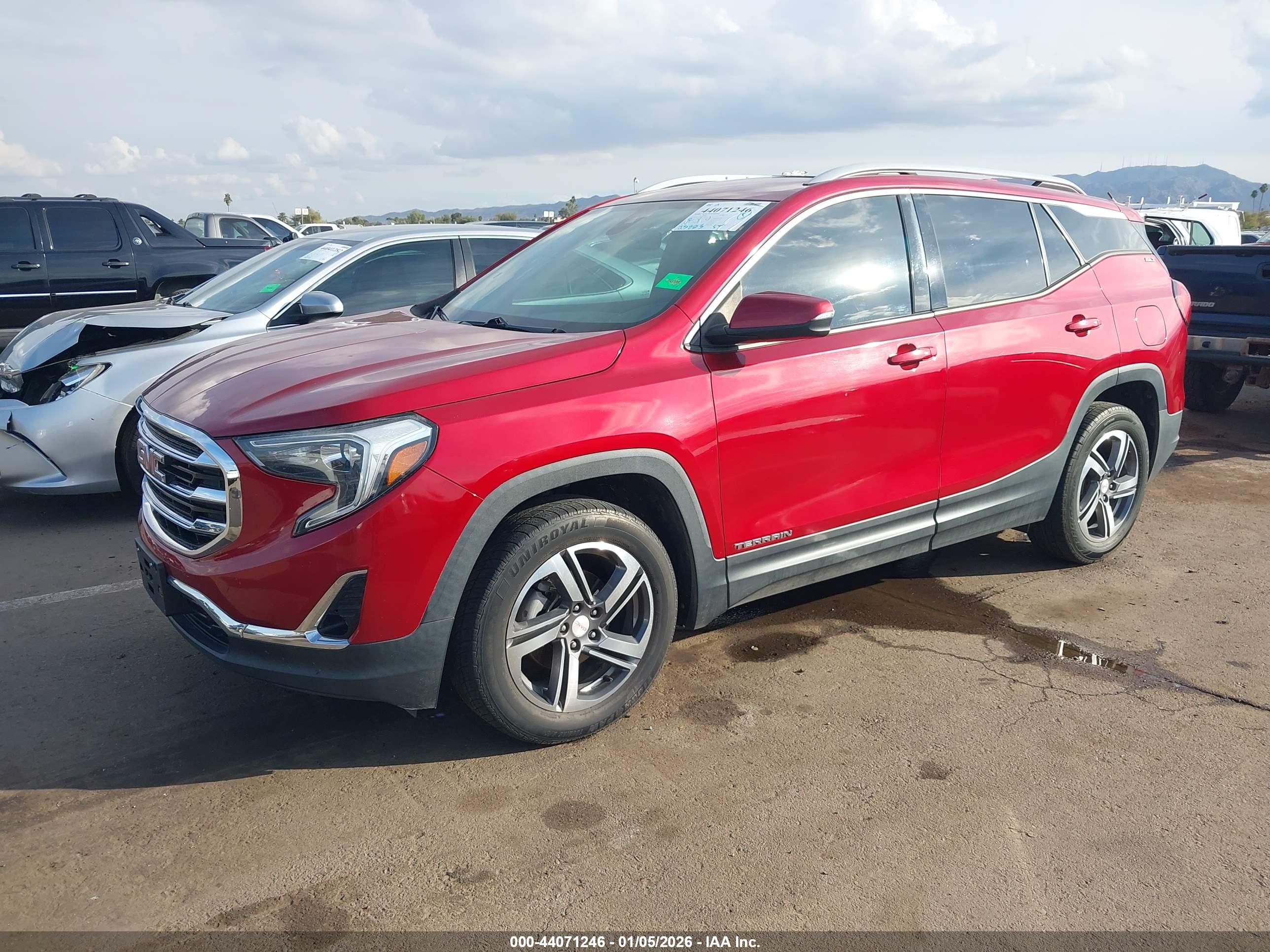 GMC TERRAIN image 2