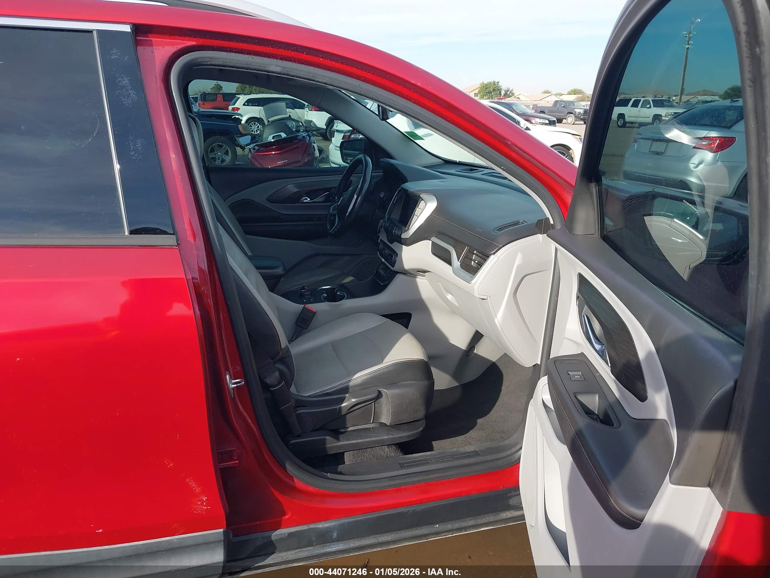 GMC TERRAIN image 5